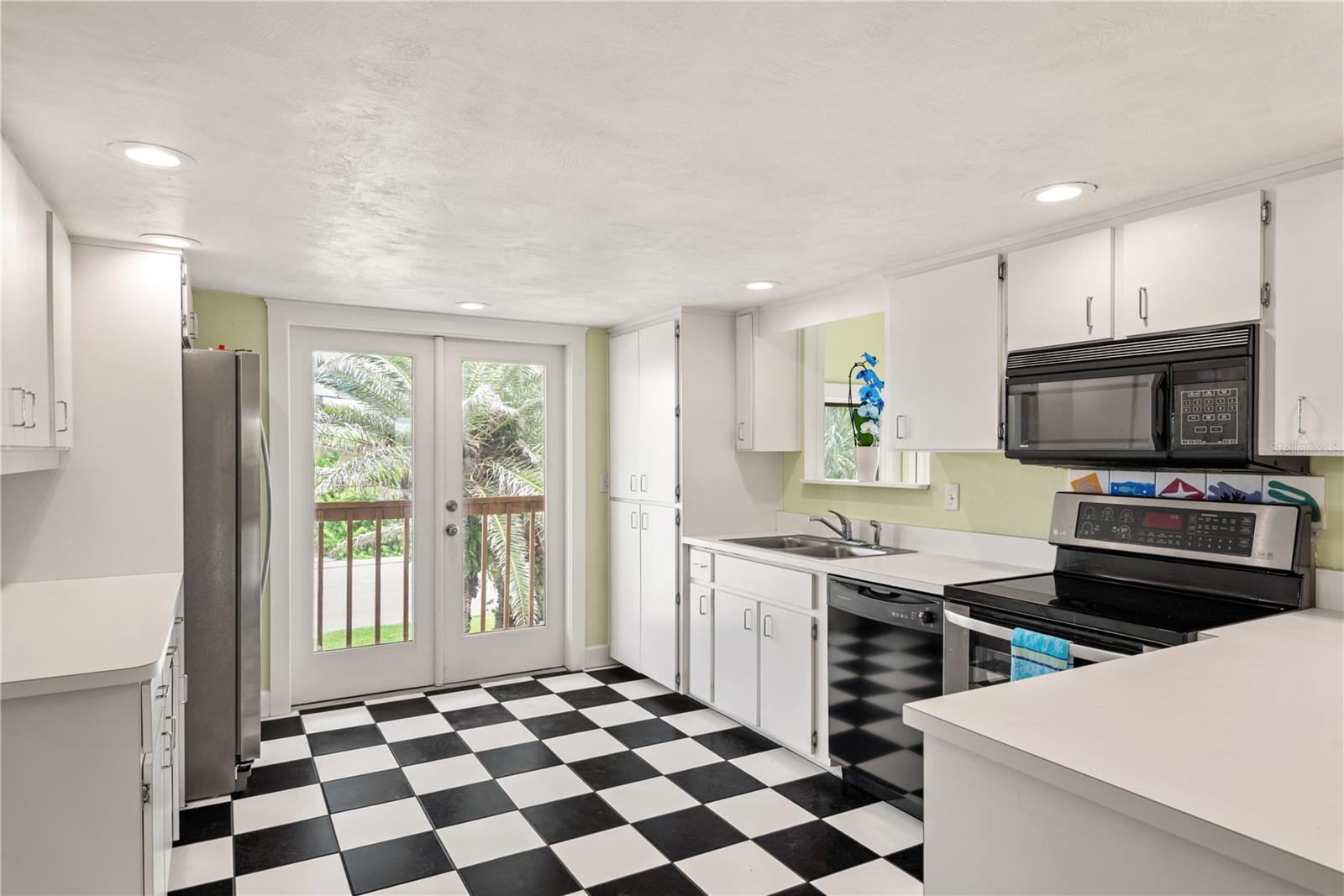 Image 21 of 42 For 6956 Turtlemound Road