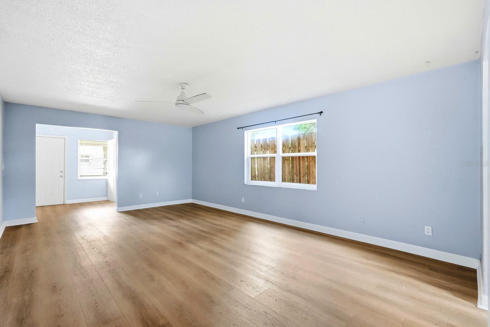 Image 10 of 41 For 805 Louisville Street