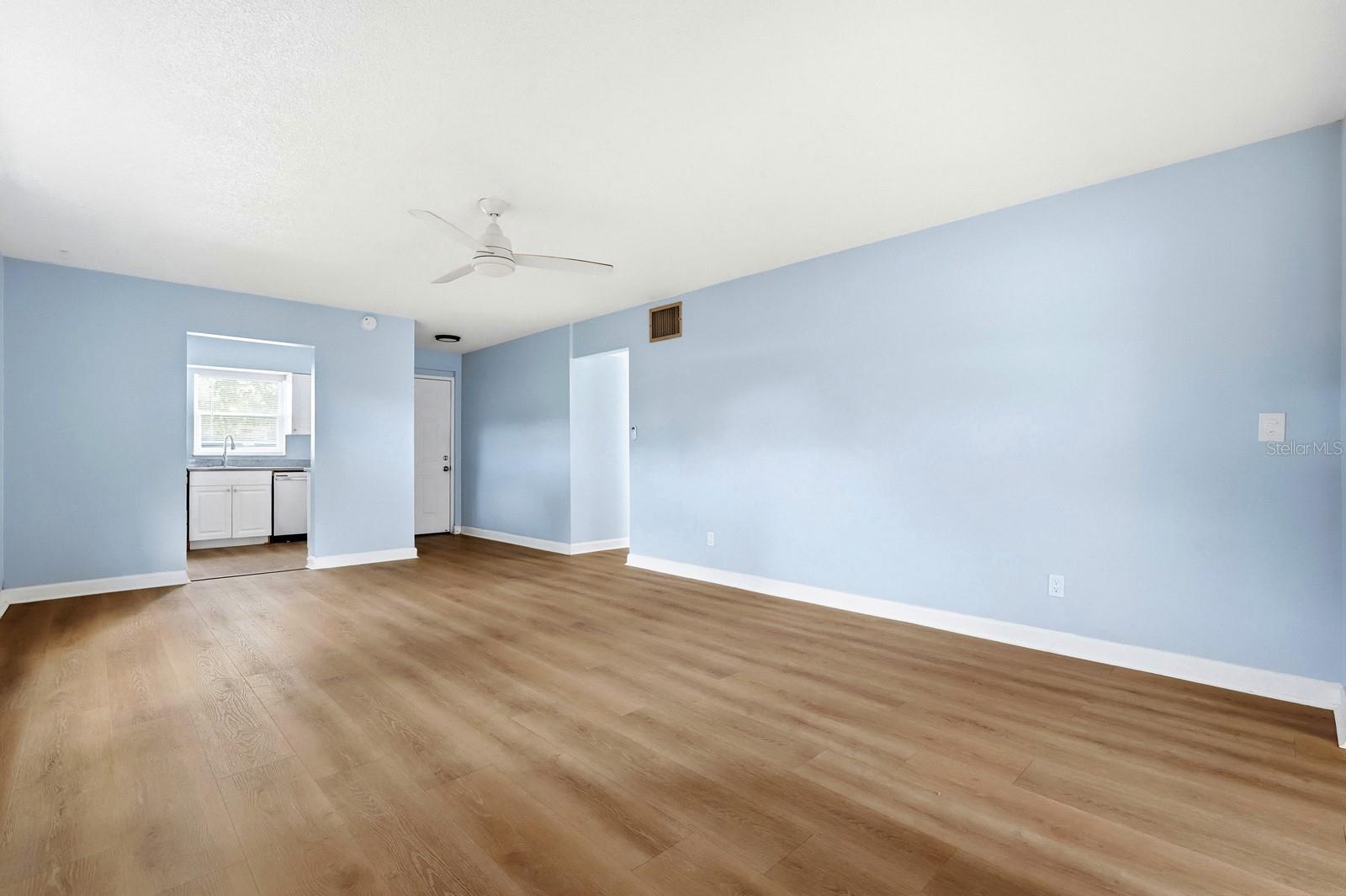 Image 12 of 41 For 805 Louisville Street