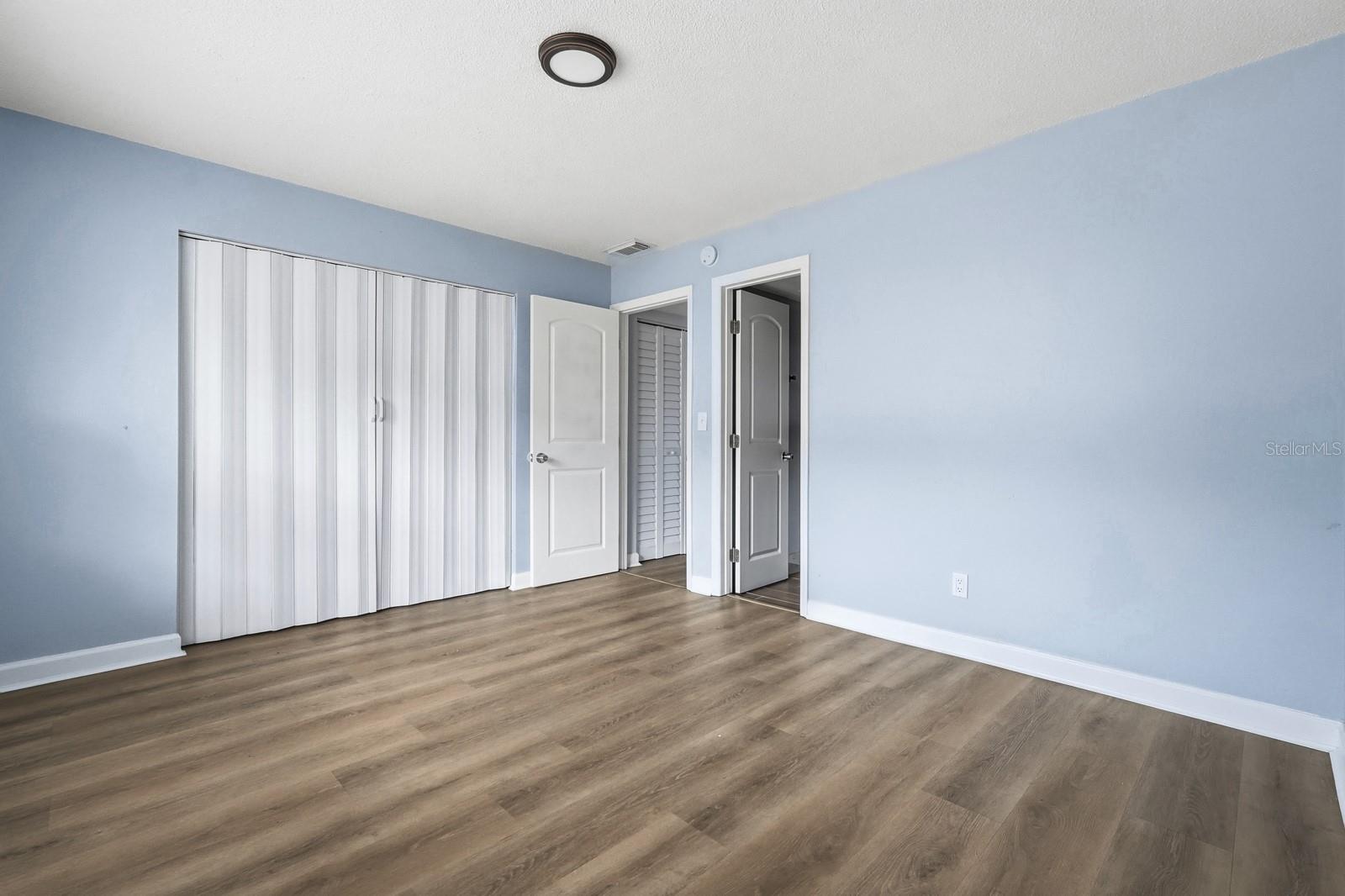 Image 20 of 41 For 805 Louisville Street