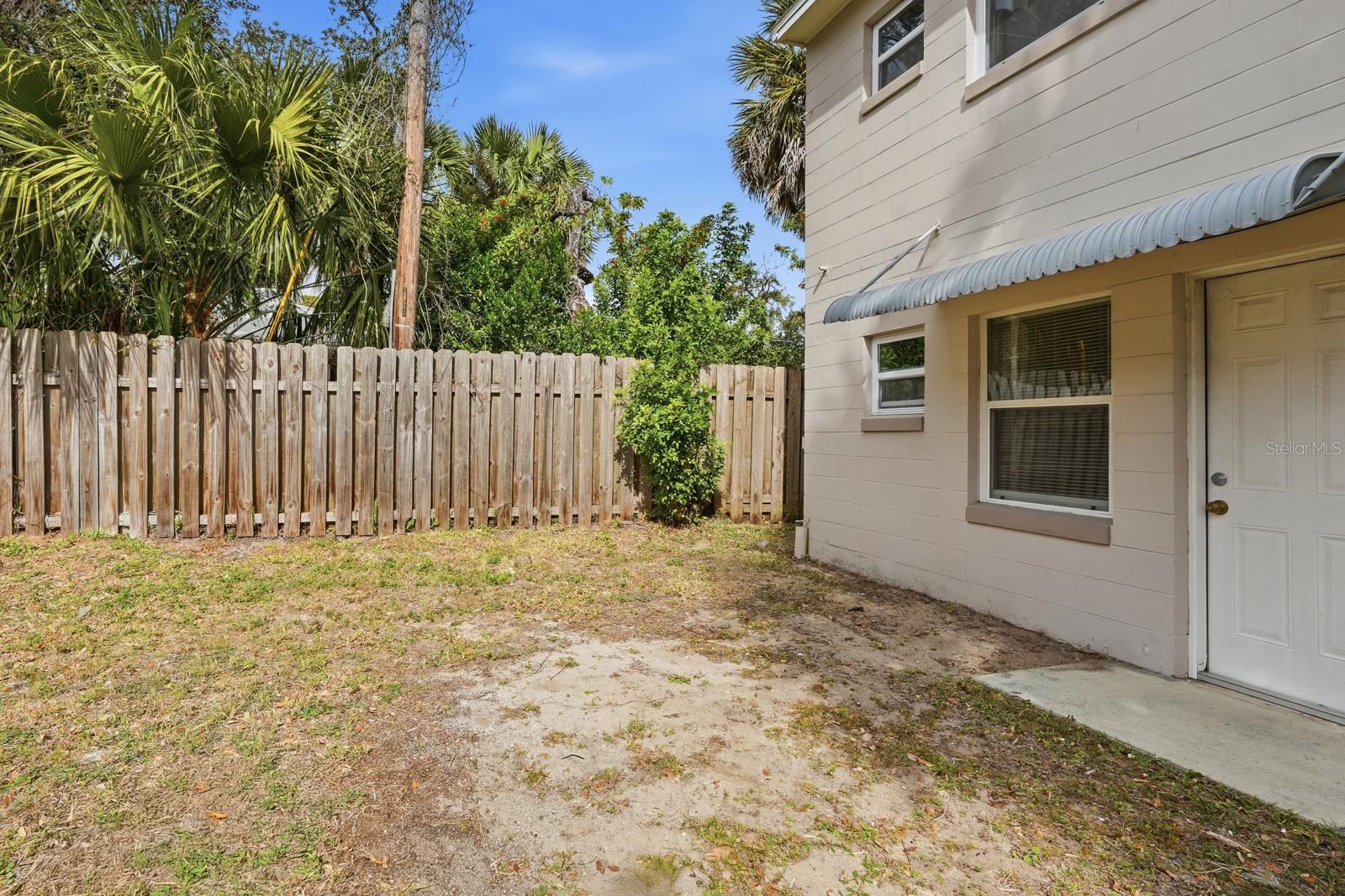 Image 28 of 41 For 805 Louisville Street