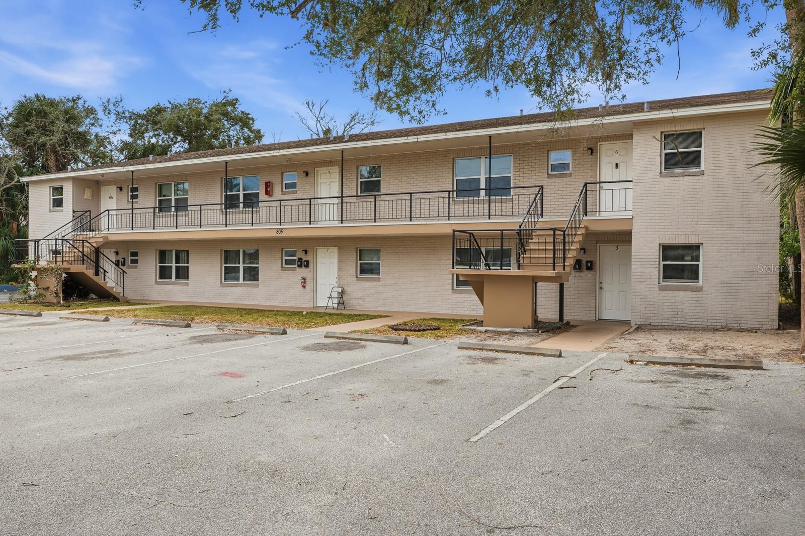 Image 3 of 41 For 805 Louisville Street