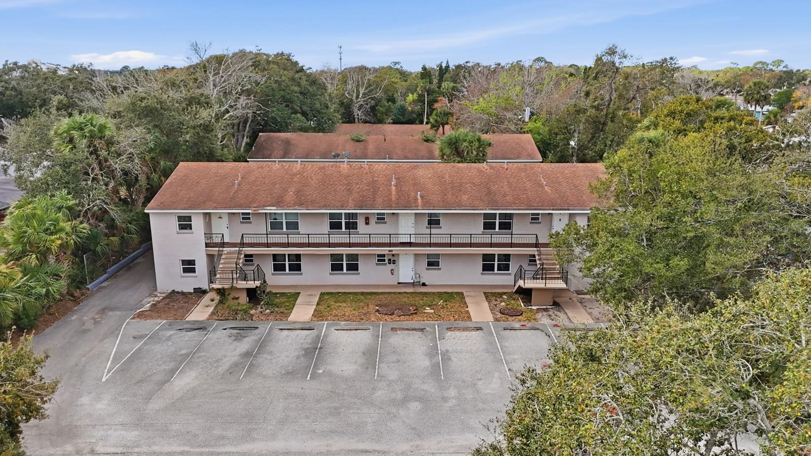 Image 30 of 41 For 805 Louisville Street