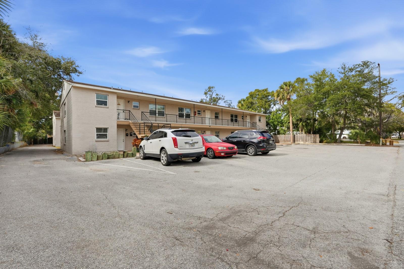 Image 5 of 41 For 805 Louisville Street