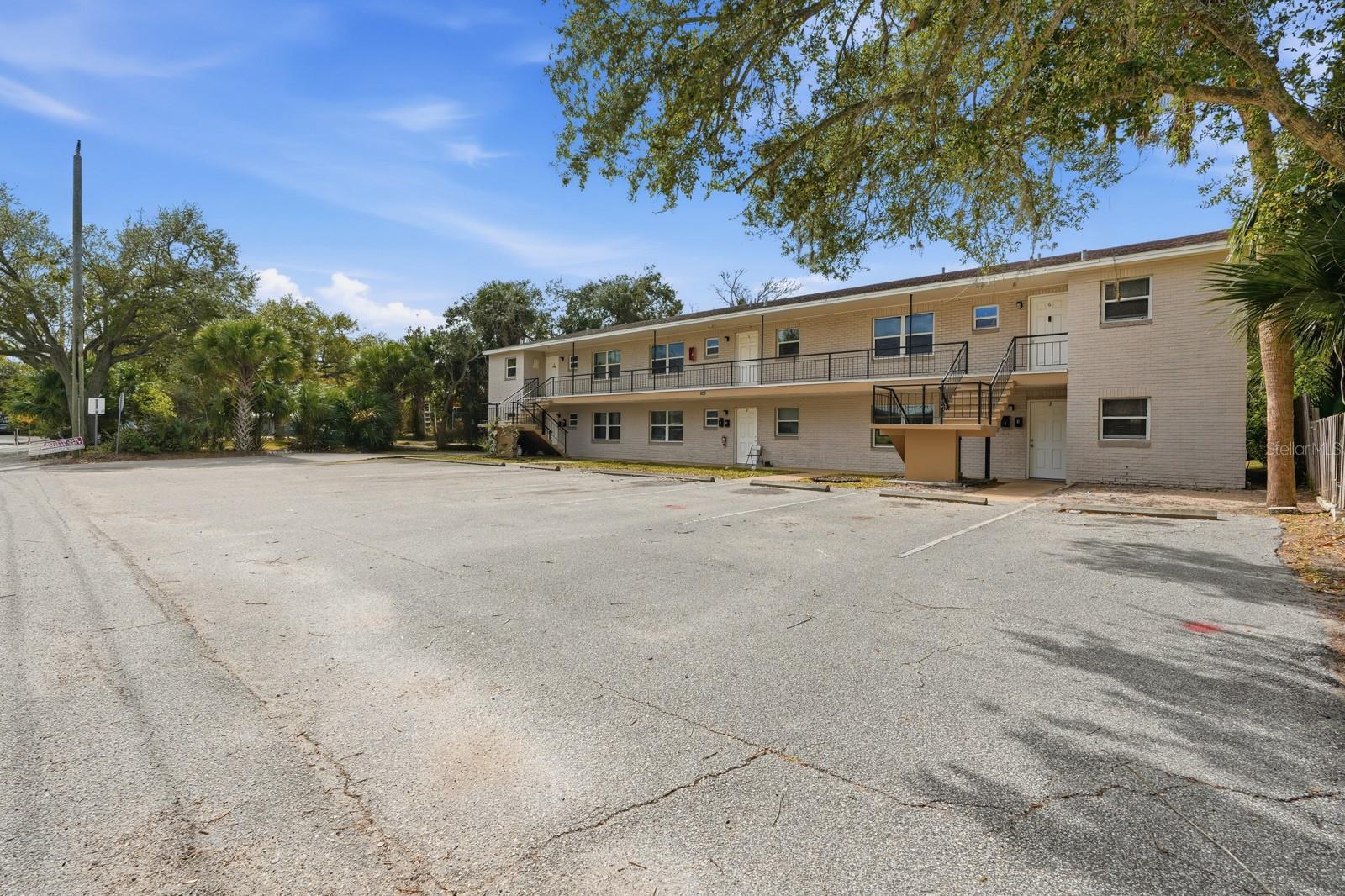 Image 7 of 41 For 805 Louisville Street