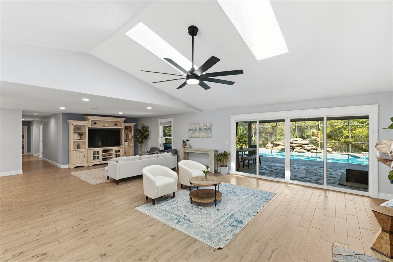 Image 13 of 100 For 717 Breckenridge Drive