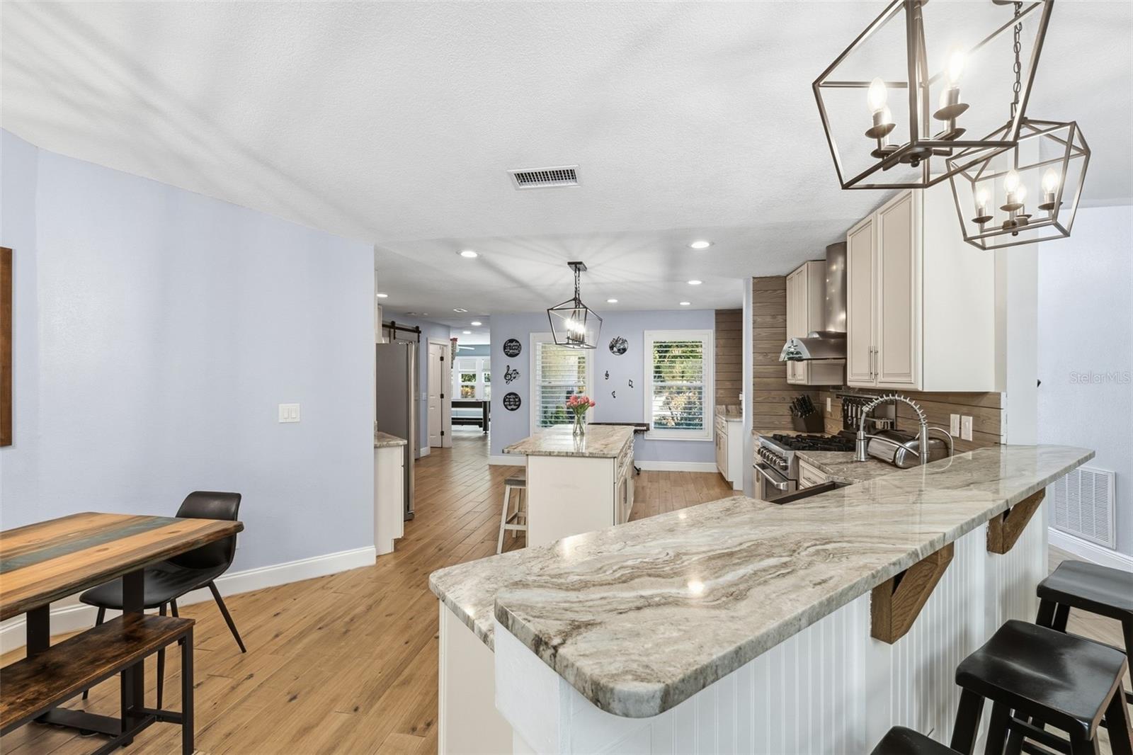 Image 21 of 100 For 717 Breckenridge Drive