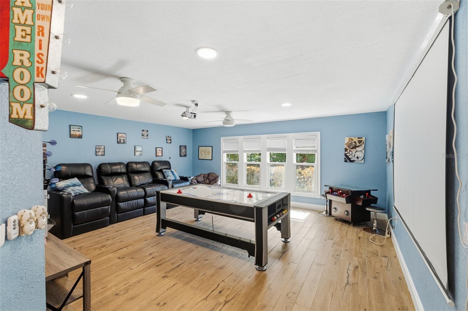 Image 43 of 100 For 717 Breckenridge Drive