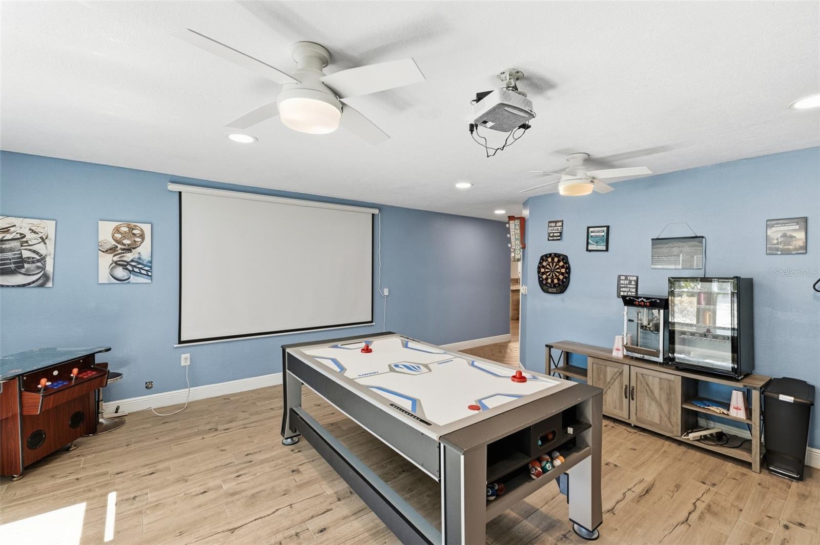 Image 45 of 100 For 717 Breckenridge Drive