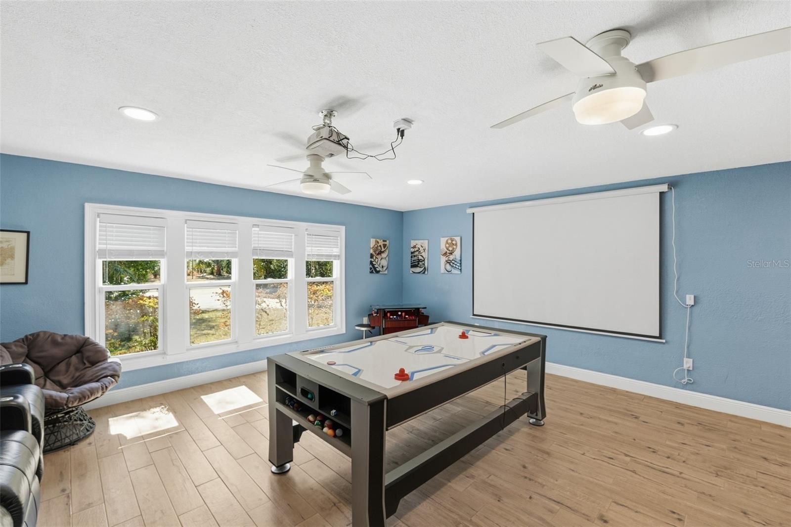 Image 46 of 100 For 717 Breckenridge Drive