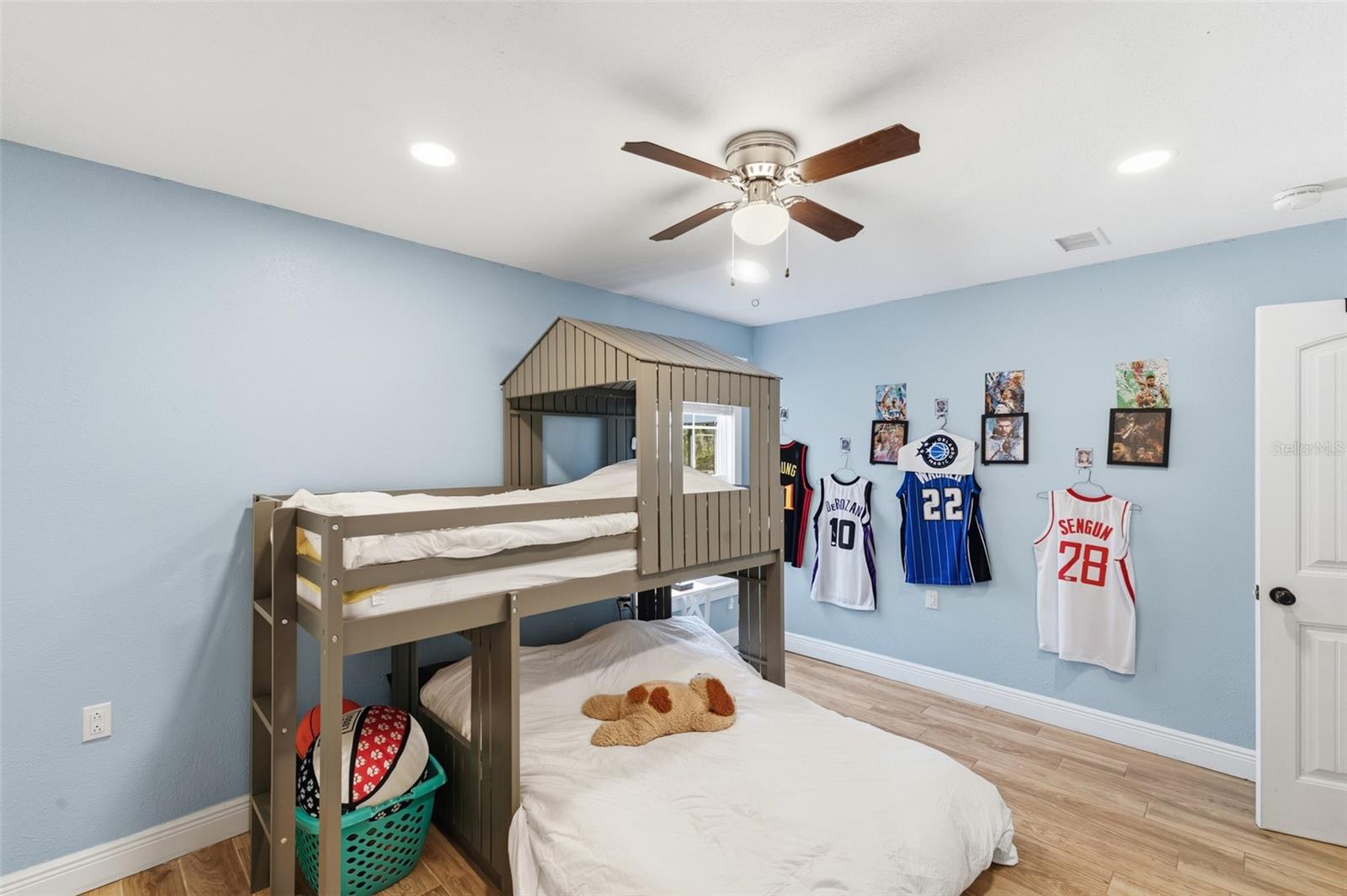 Image 63 of 100 For 717 Breckenridge Drive