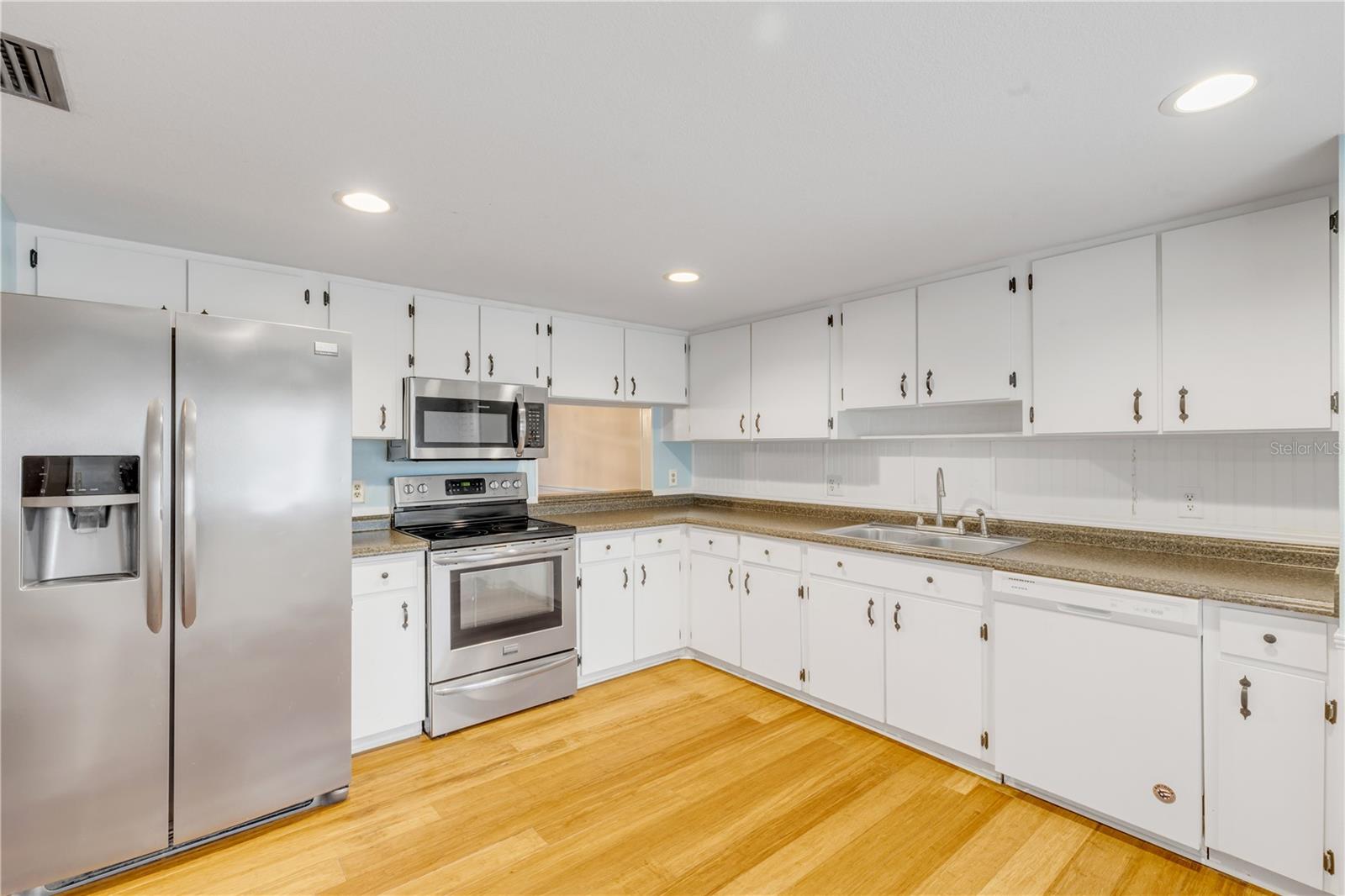 Image 5 of 22 For 6 Stymie Lane