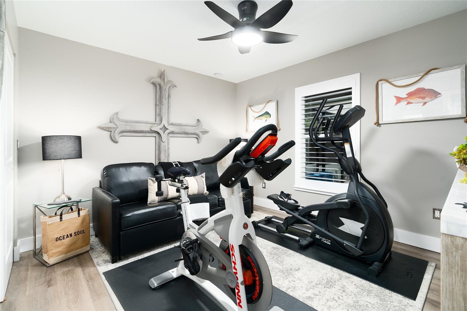 Image 24 of 40 For 830 Fairway Drive