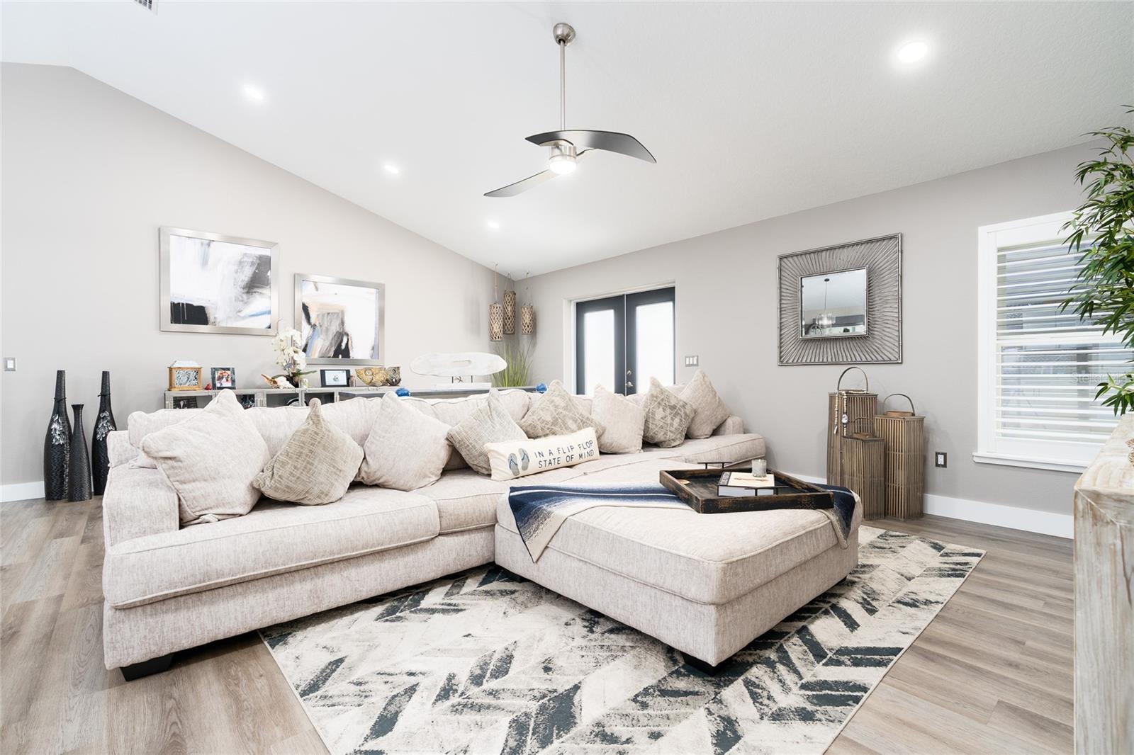 Image 5 of 40 For 830 Fairway Drive