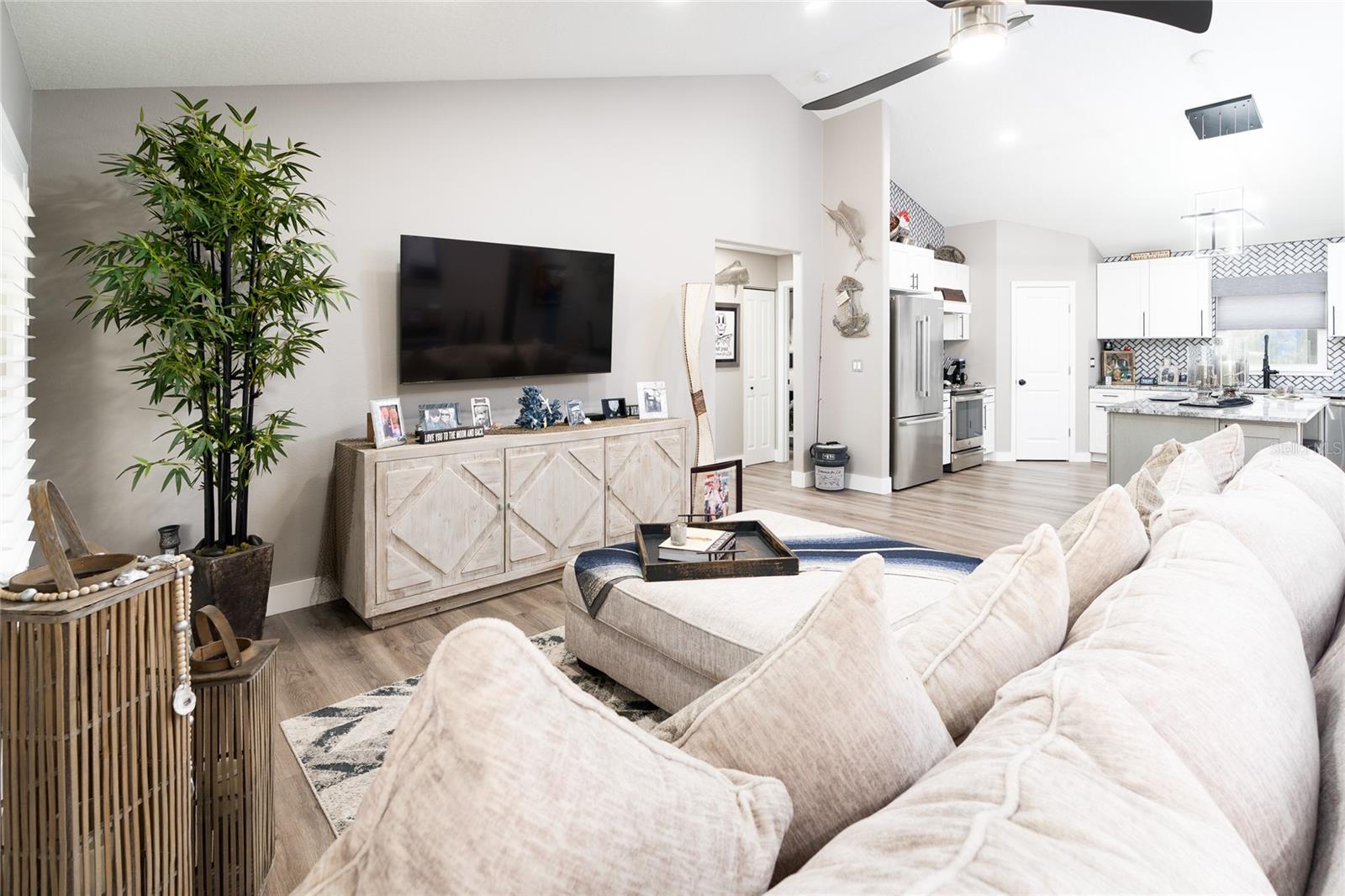 Image 6 of 40 For 830 Fairway Drive