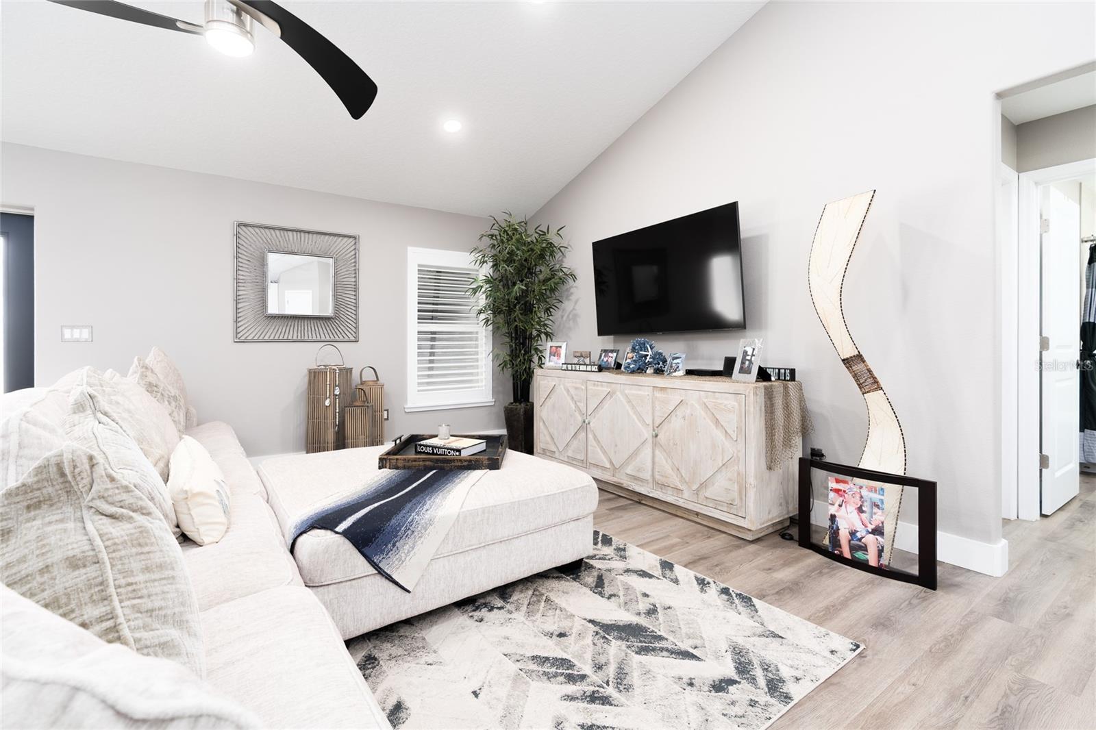 Image 8 of 40 For 830 Fairway Drive