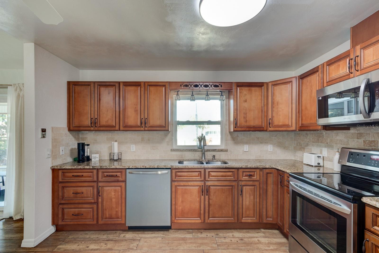 Image 10 of 40 For 117 Azalea Road