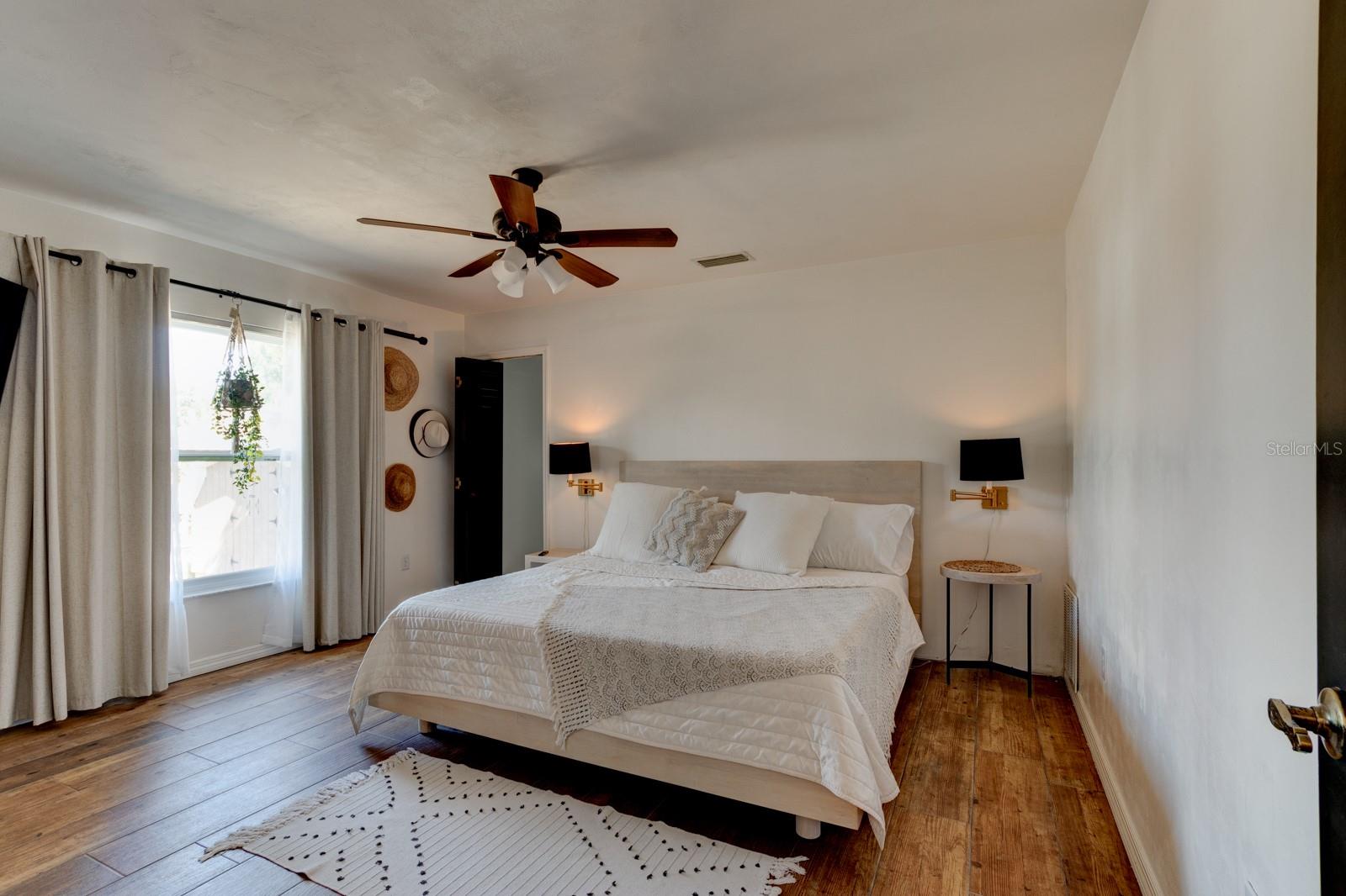 Image 13 of 40 For 117 Azalea Road