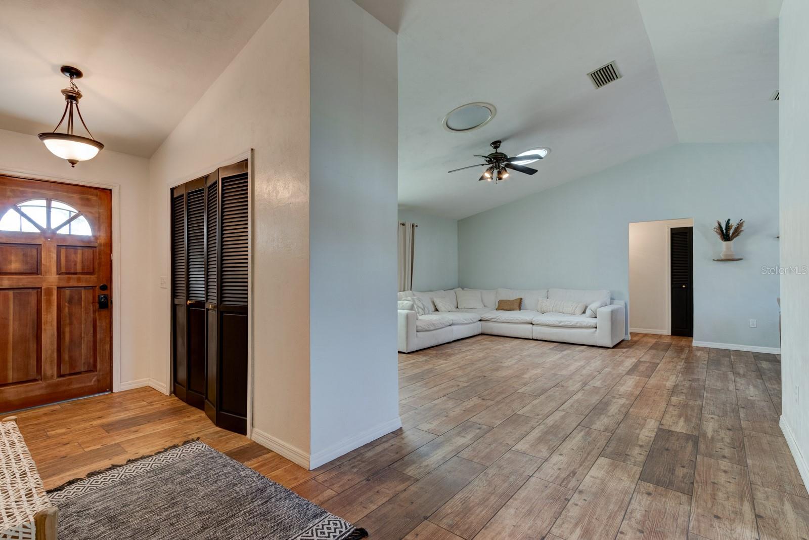 Image 5 of 40 For 117 Azalea Road