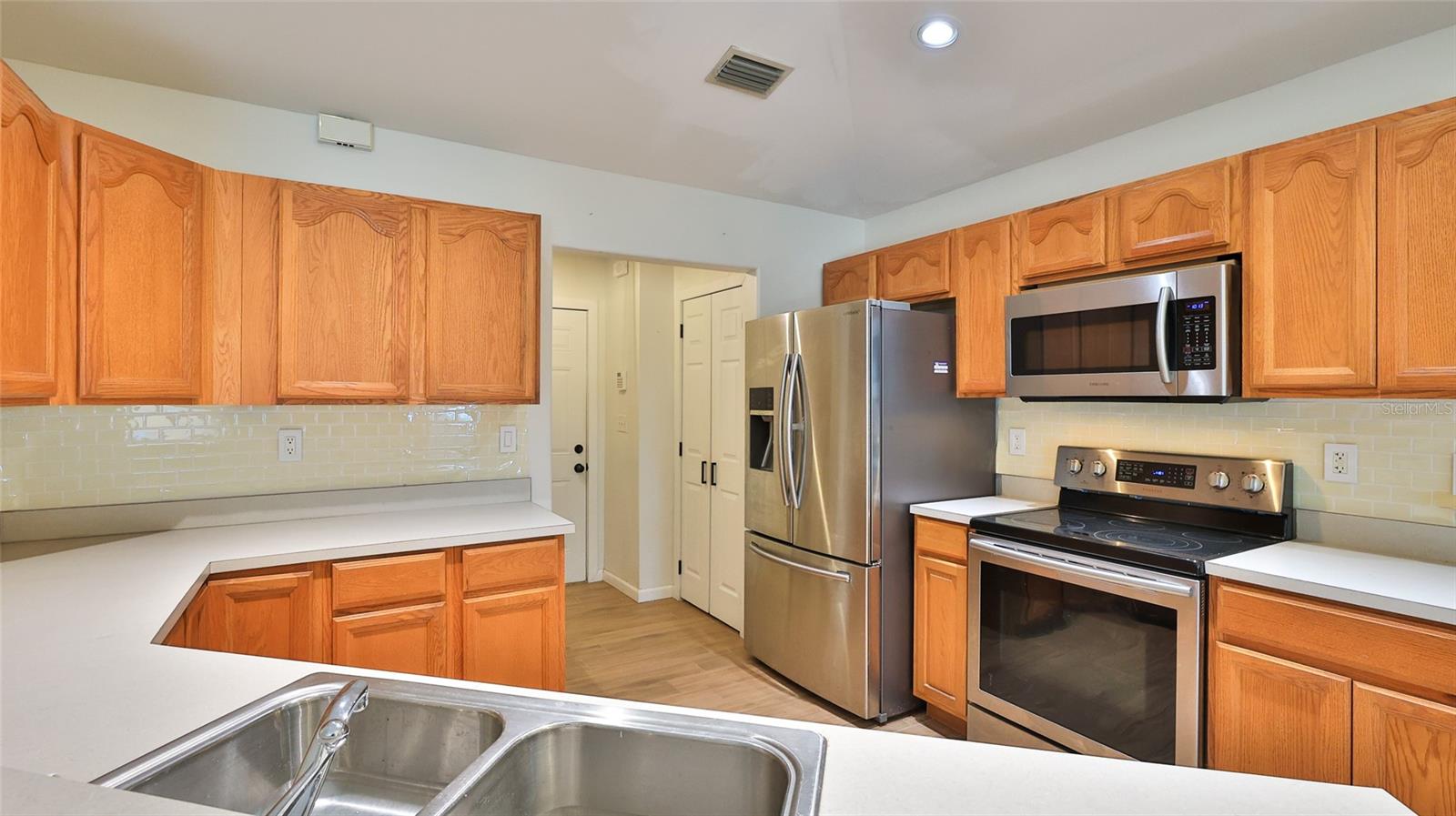 Image 9 of 38 For 2531 Needle Palm Drive