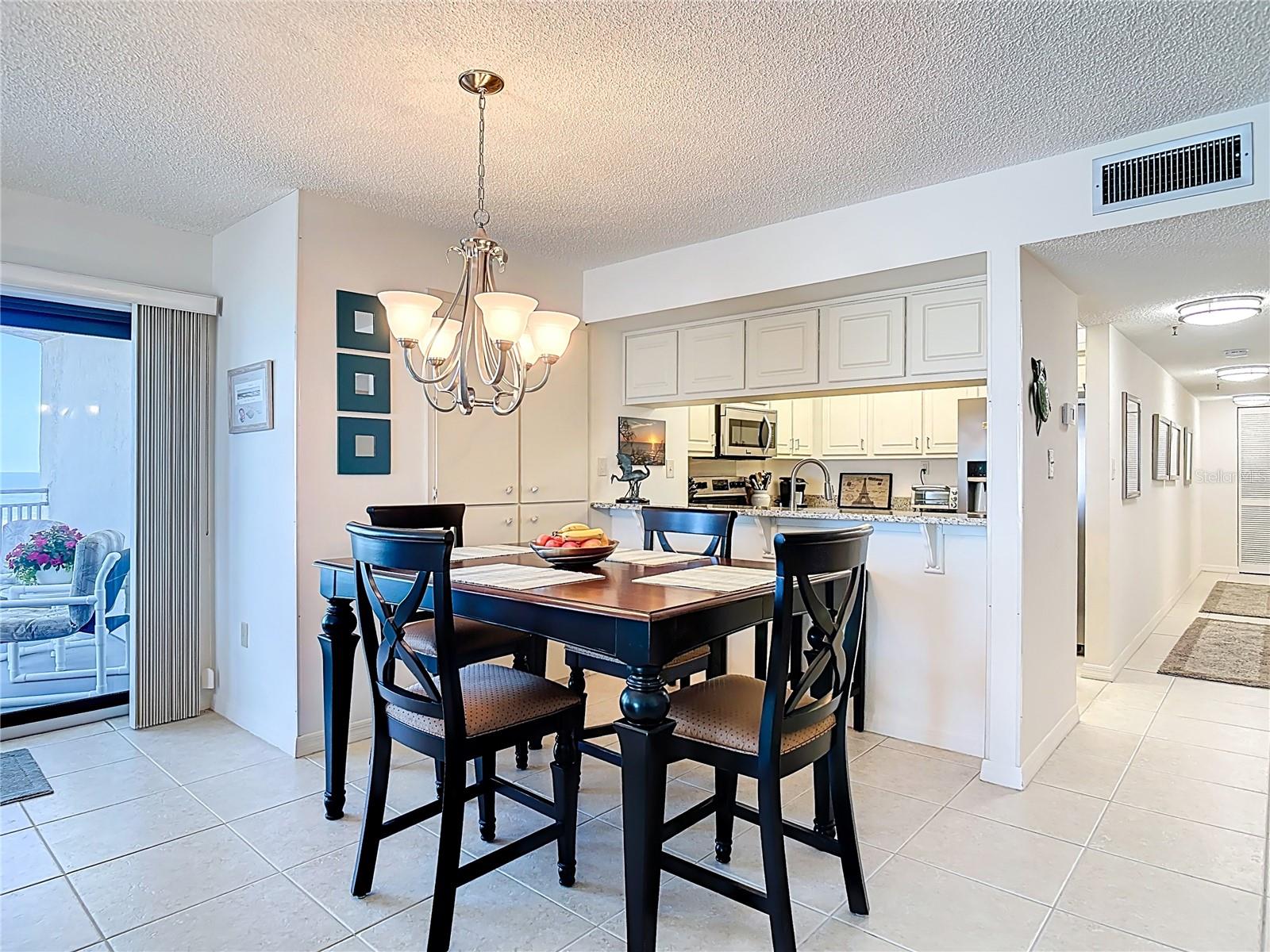 Image 14 of 43 For 5207 Atlantic Avenue 822