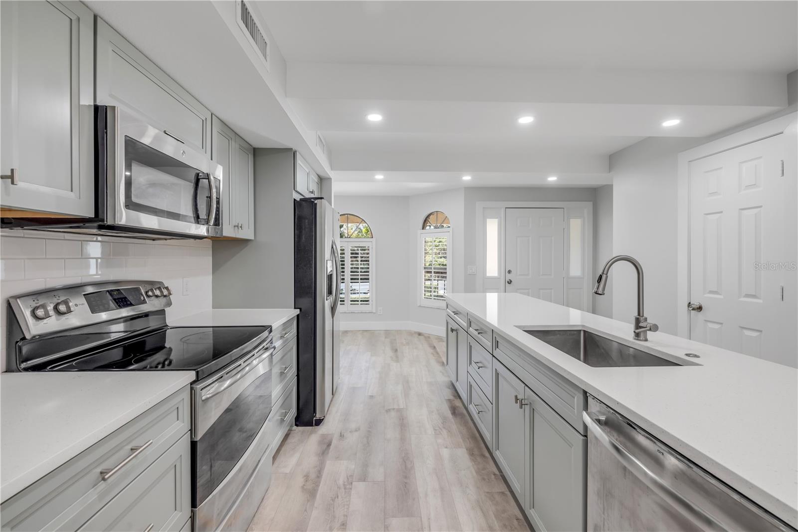 Image 13 of 80 For 135 Marina Bay Drive