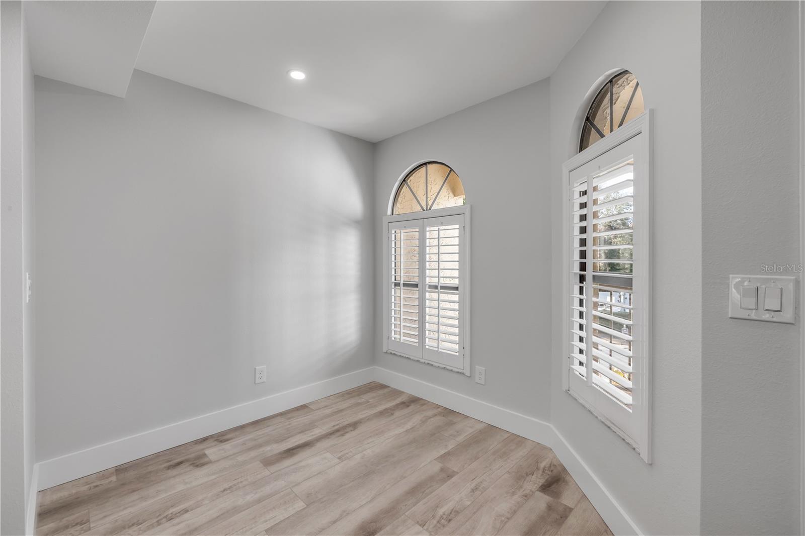 Image 20 of 80 For 135 Marina Bay Drive