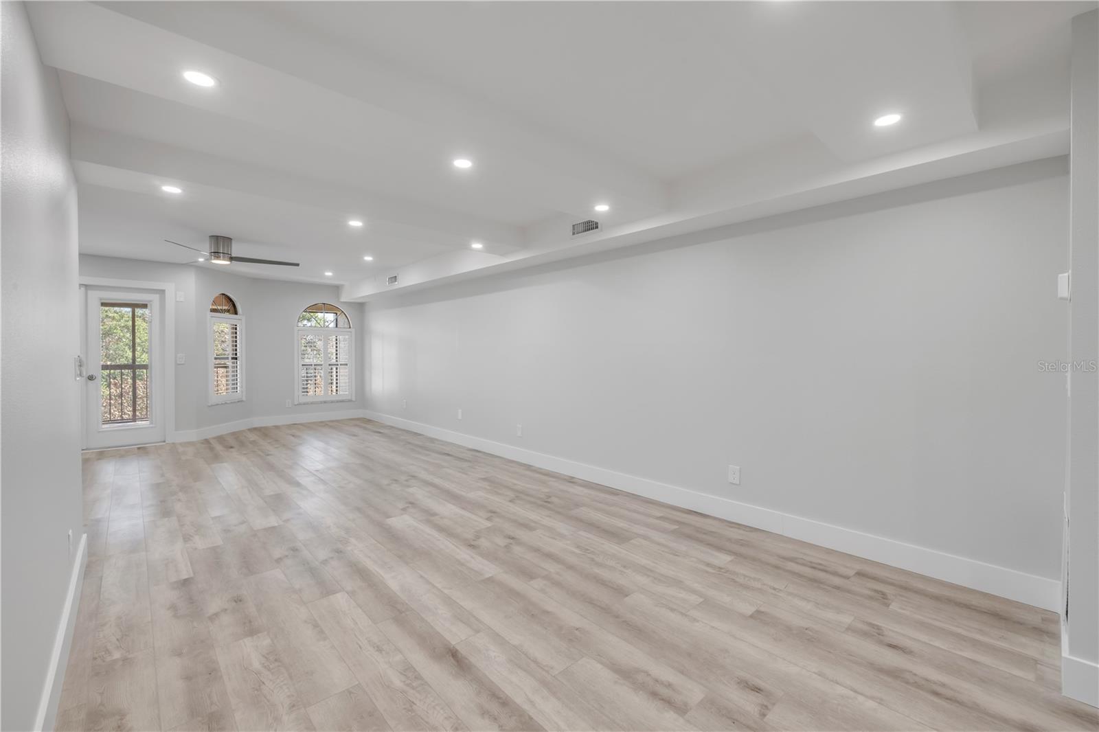 Image 22 of 80 For 135 Marina Bay Drive