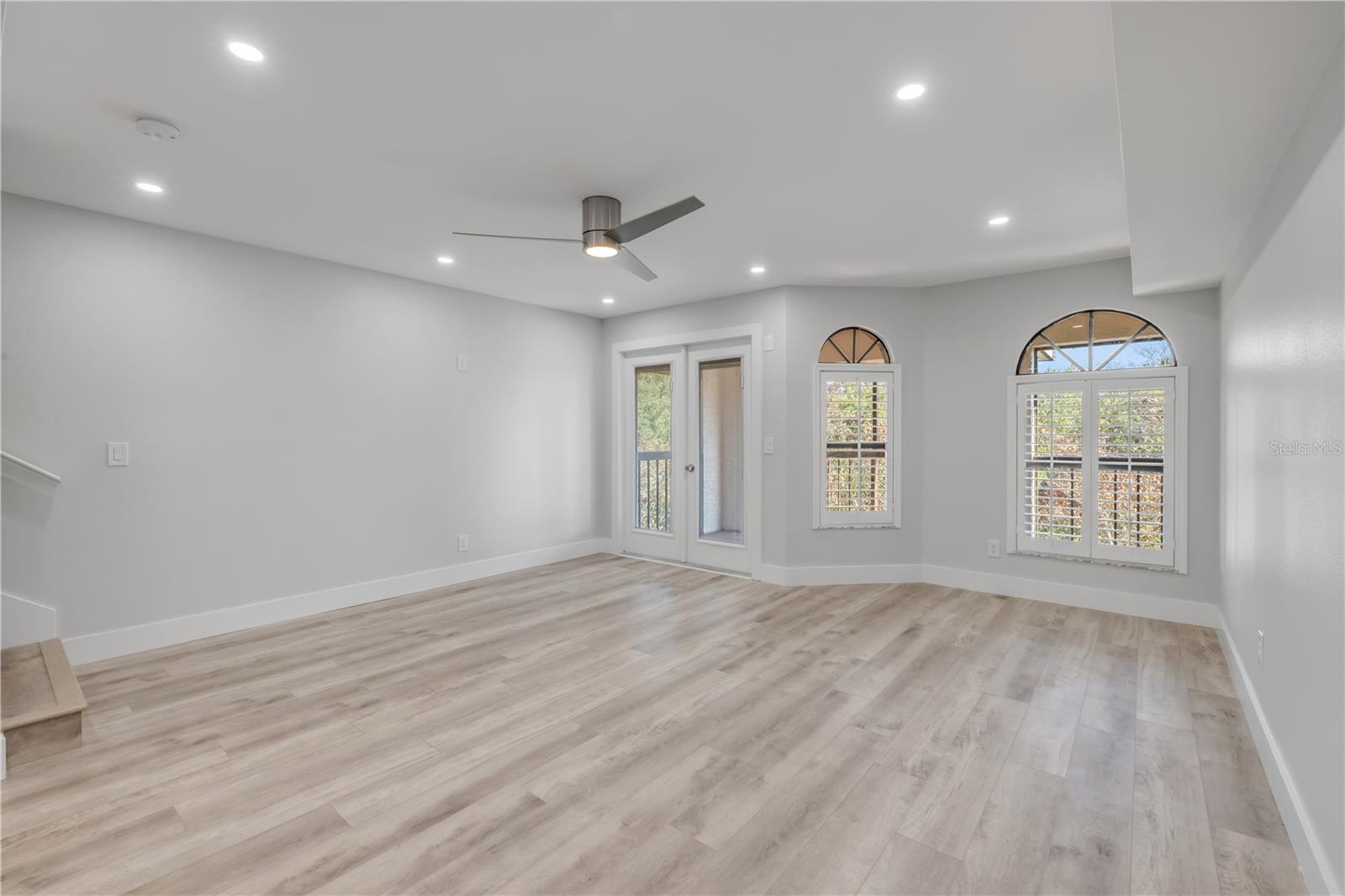 Image 26 of 80 For 135 Marina Bay Drive