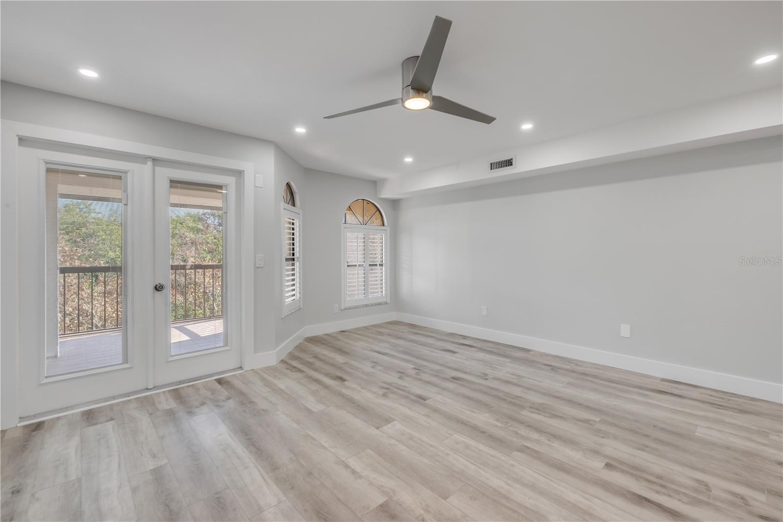 Image 27 of 80 For 135 Marina Bay Drive