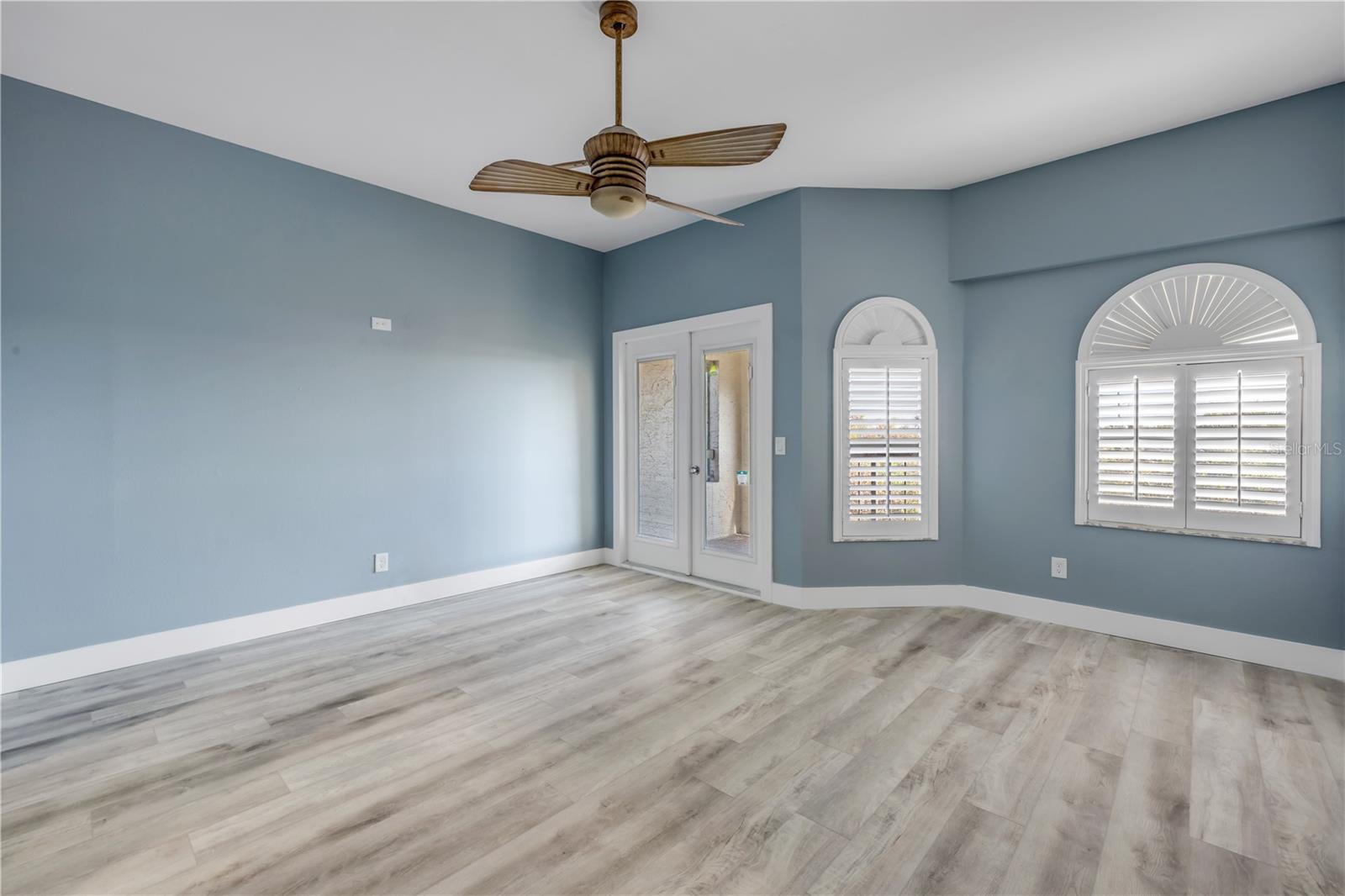 Image 31 of 80 For 135 Marina Bay Drive