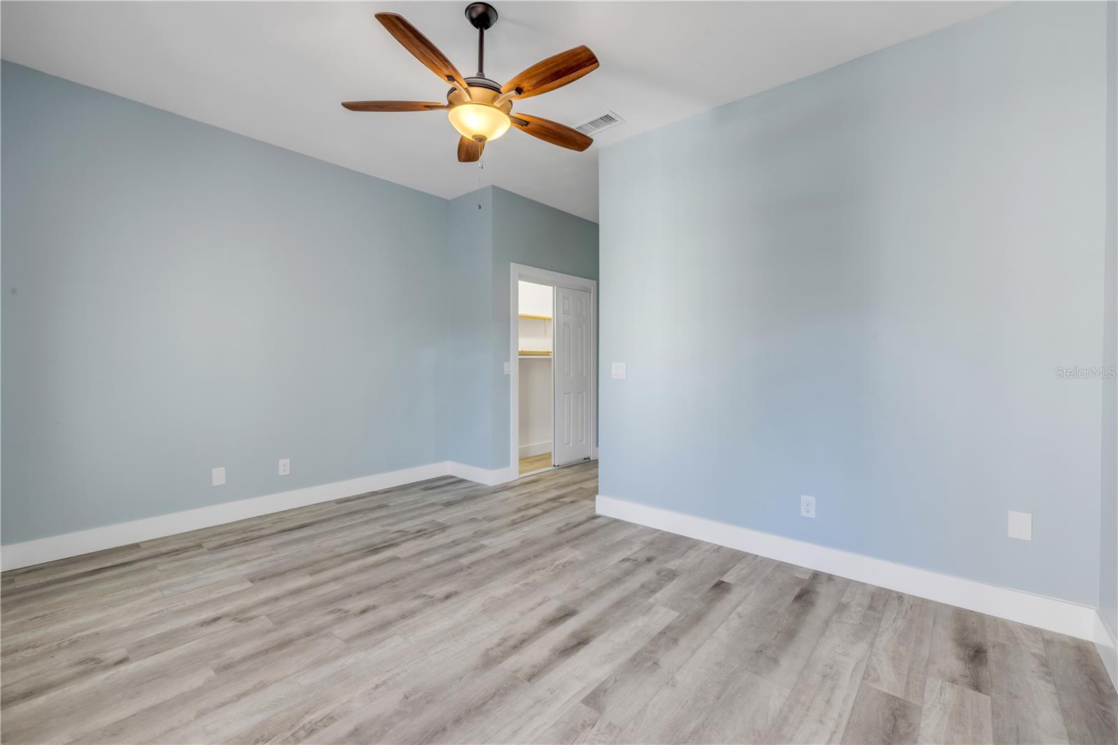 Image 38 of 80 For 135 Marina Bay Drive