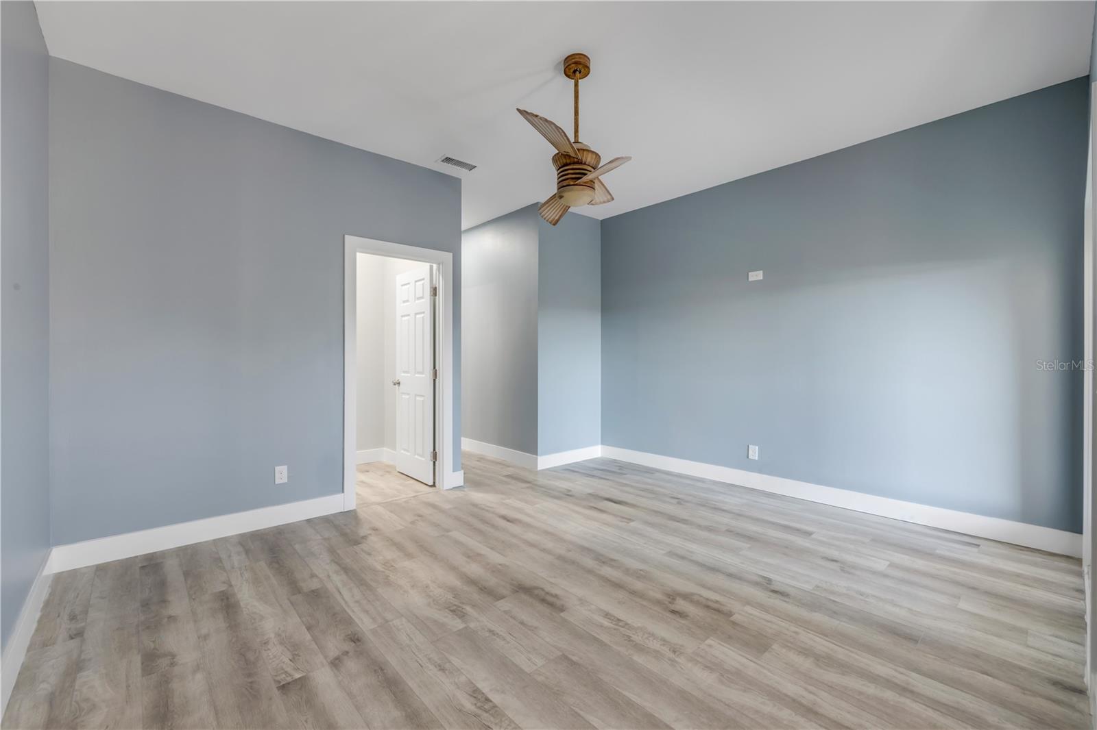 Image 46 of 80 For 135 Marina Bay Drive