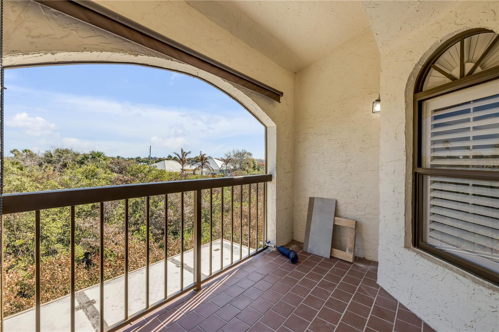 Image 57 of 80 For 135 Marina Bay Drive