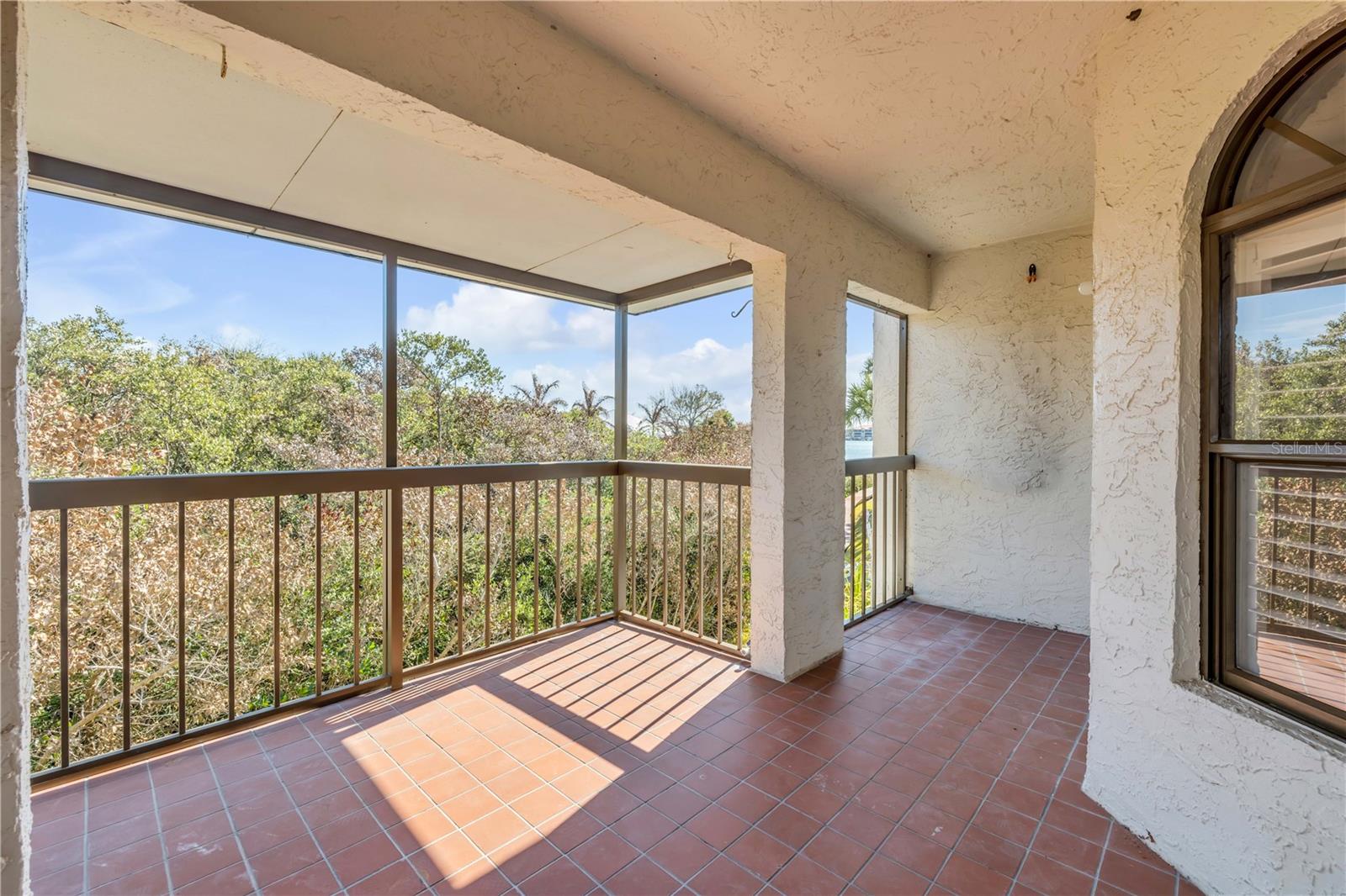 Image 59 of 80 For 135 Marina Bay Drive