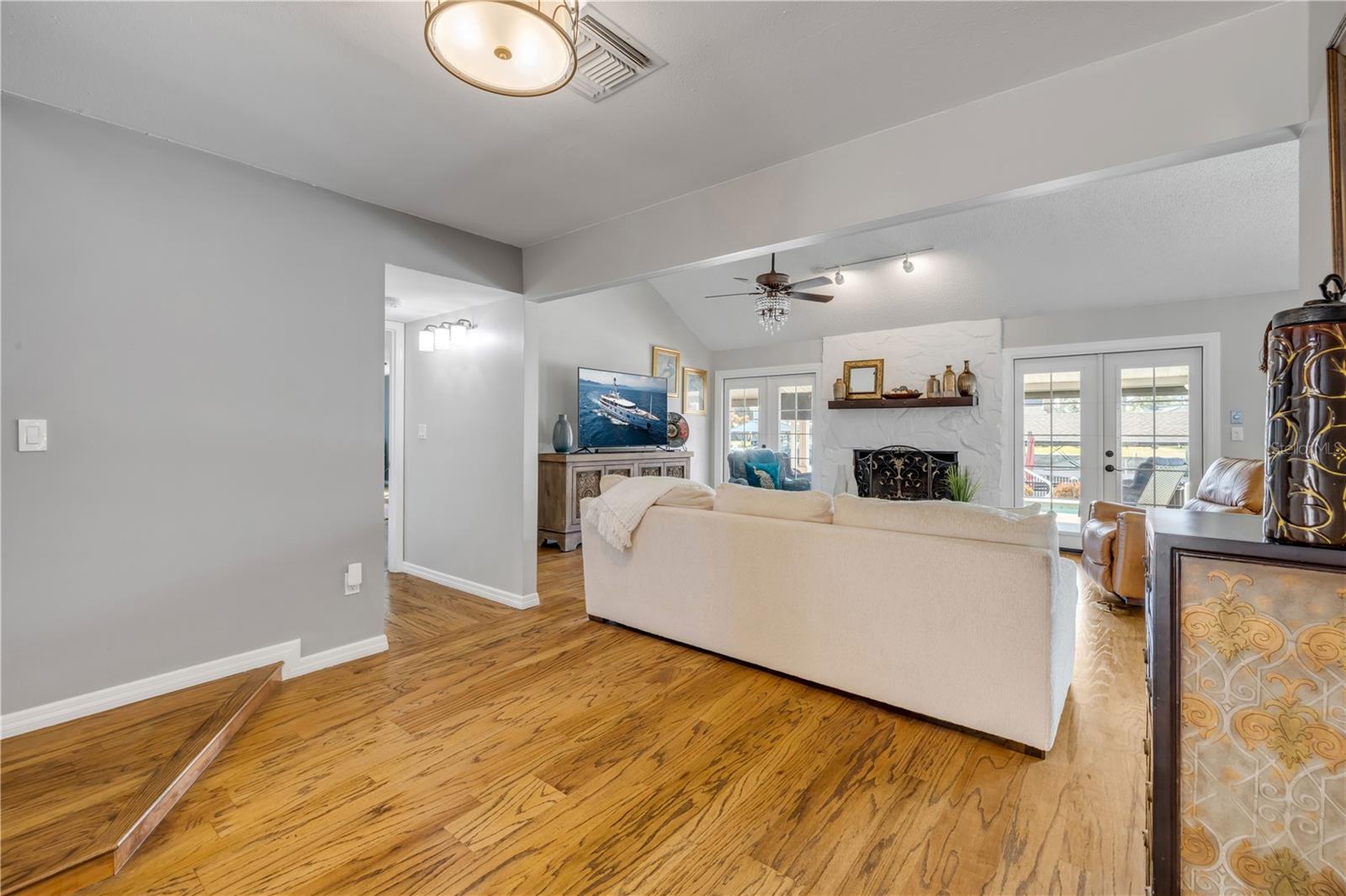 Image 15 of 99 For 102 Via Duomo