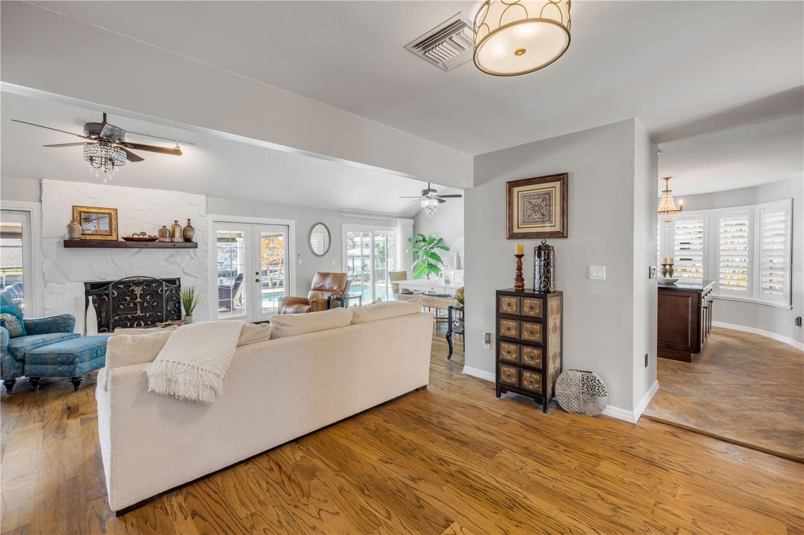 Image 16 of 99 For 102 Via Duomo