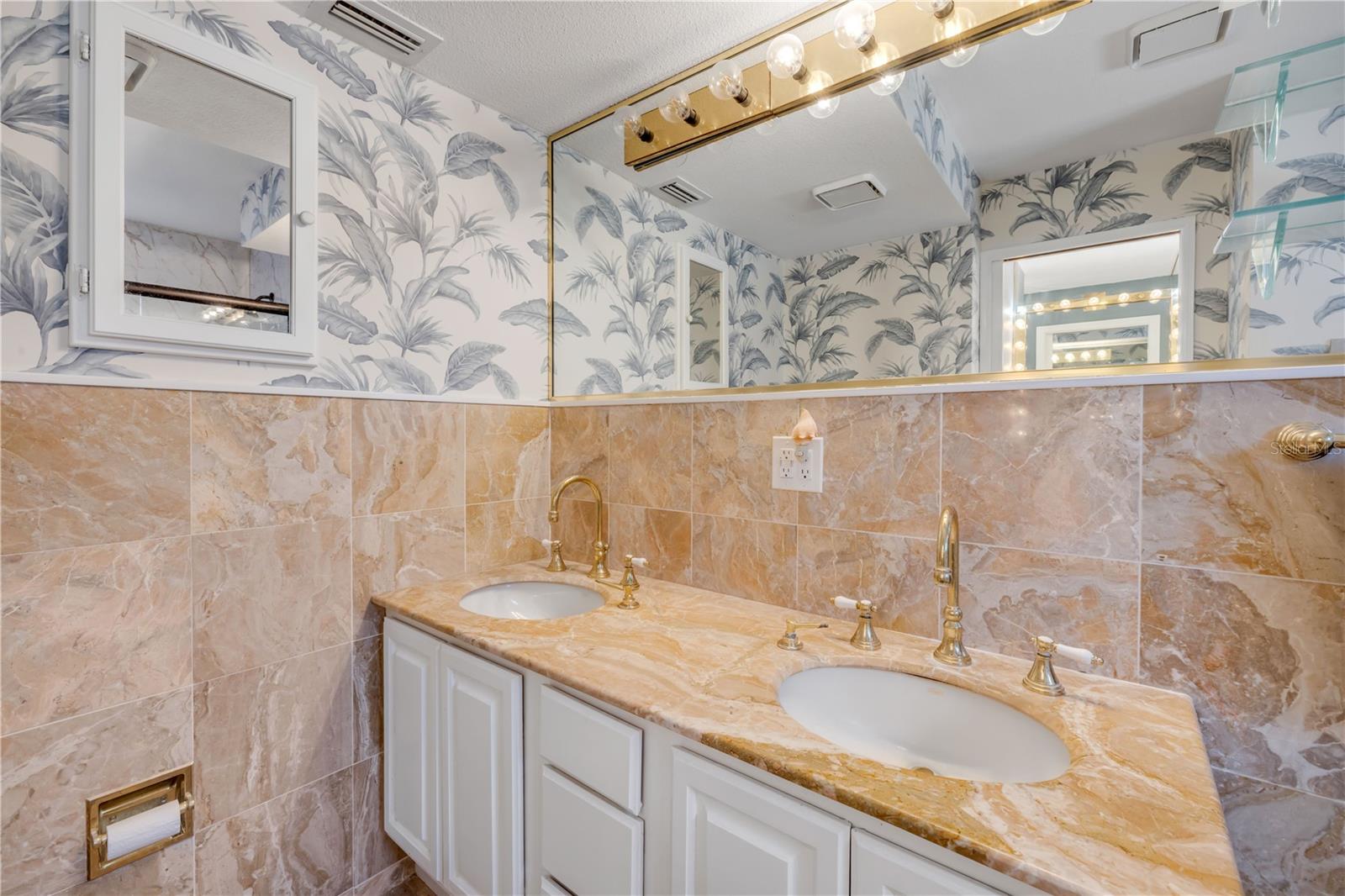 Image 43 of 99 For 102 Via Duomo