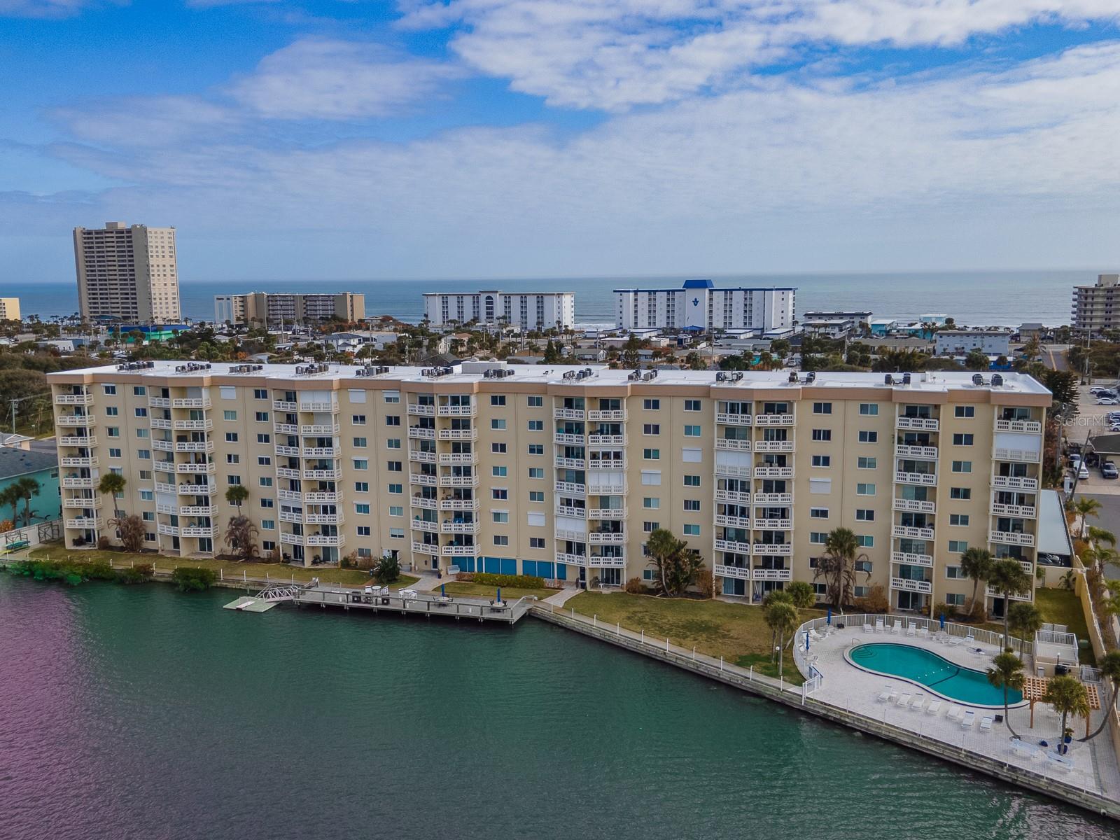 Image 5 of 61 For 3606 Peninsula Drive 208