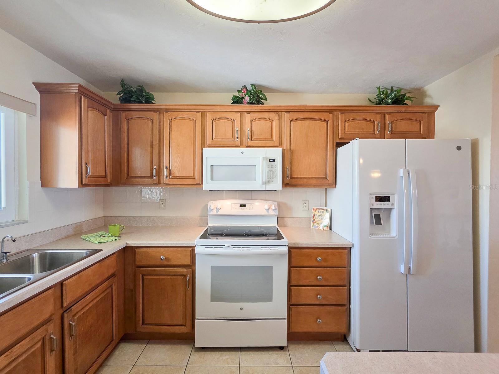 Image 8 of 61 For 3606 Peninsula Drive 208