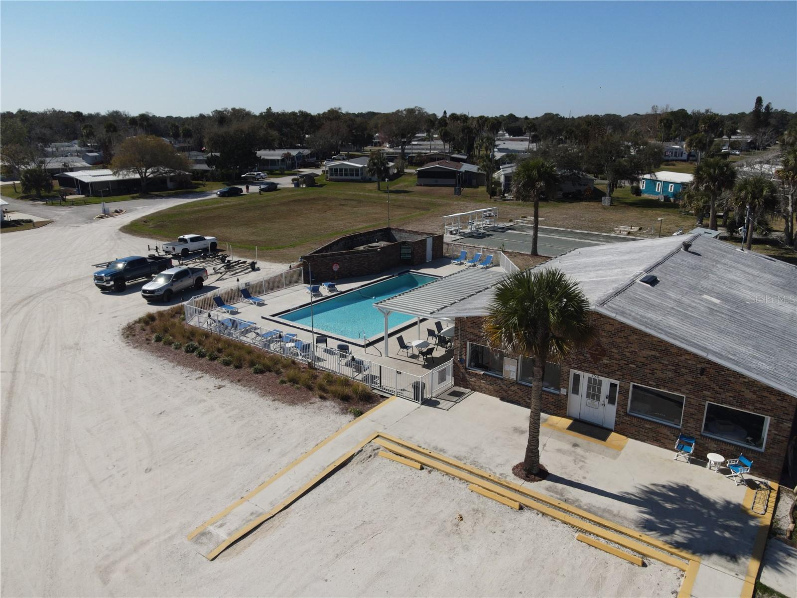 Image 10 of 42 For 167 Indian River Drive N