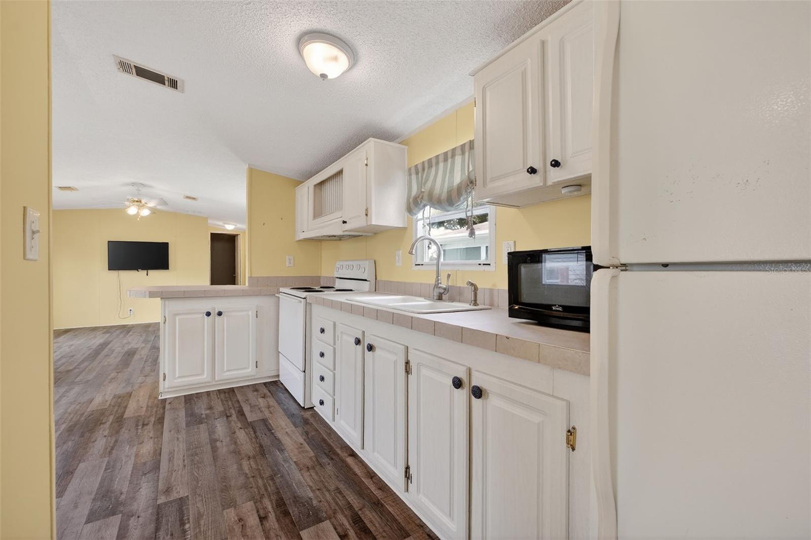 Image 29 of 47 For 153 Gary Avenue