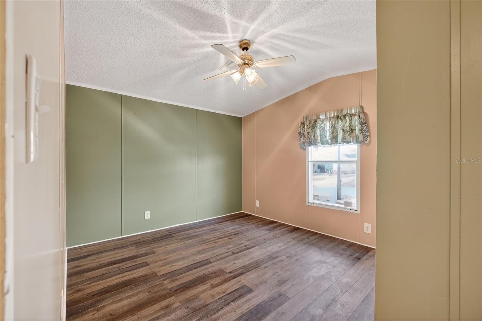 Image 32 of 47 For 153 Gary Avenue