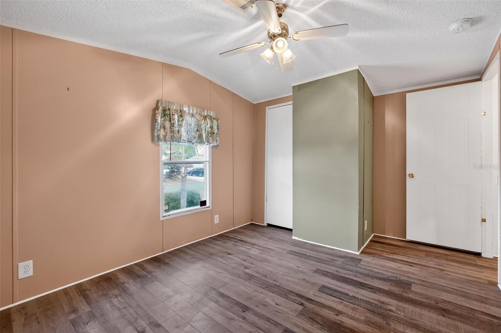 Image 33 of 47 For 153 Gary Avenue