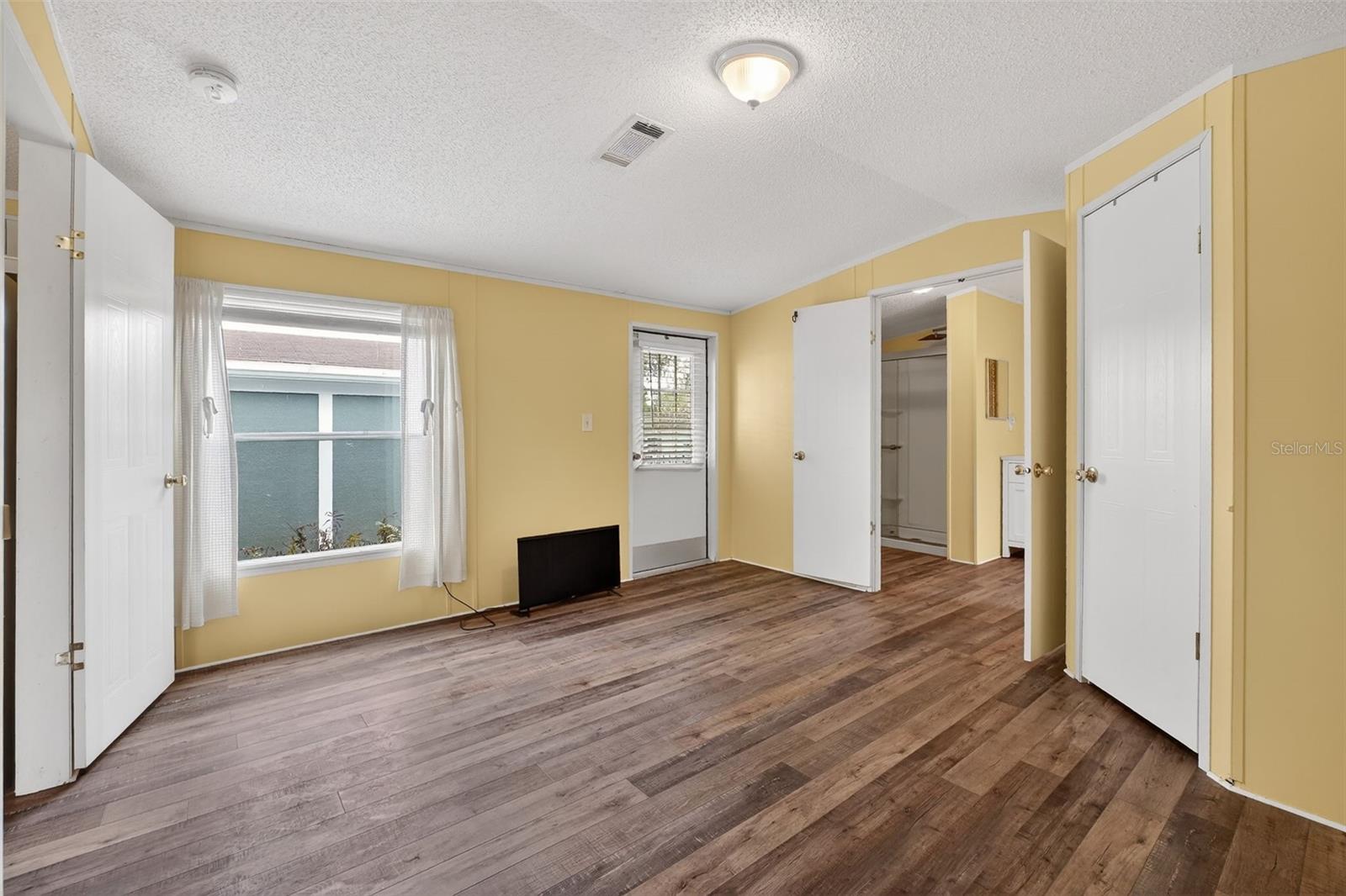 Image 39 of 47 For 153 Gary Avenue