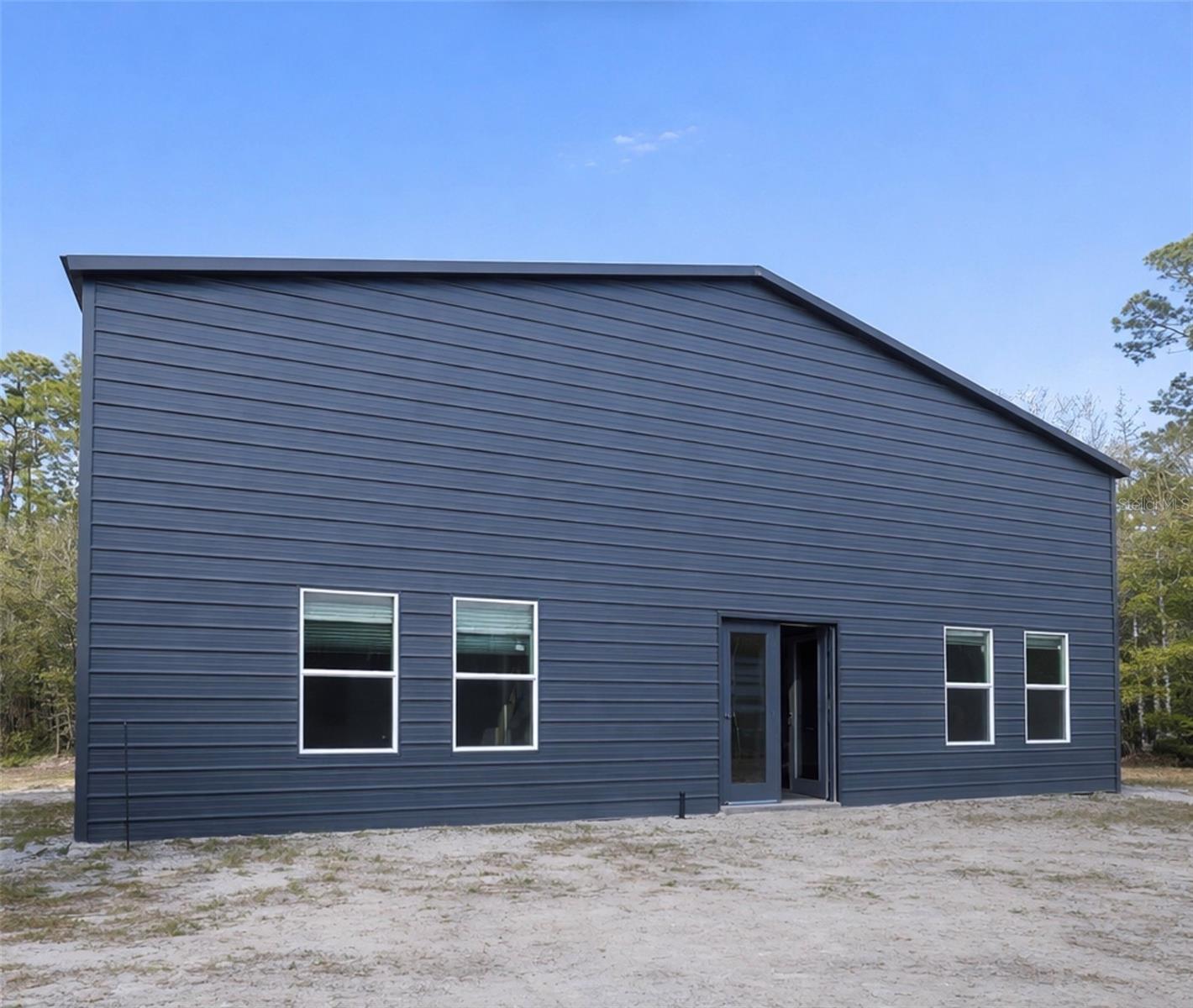 Image 2 of 5 For 425 Western Road