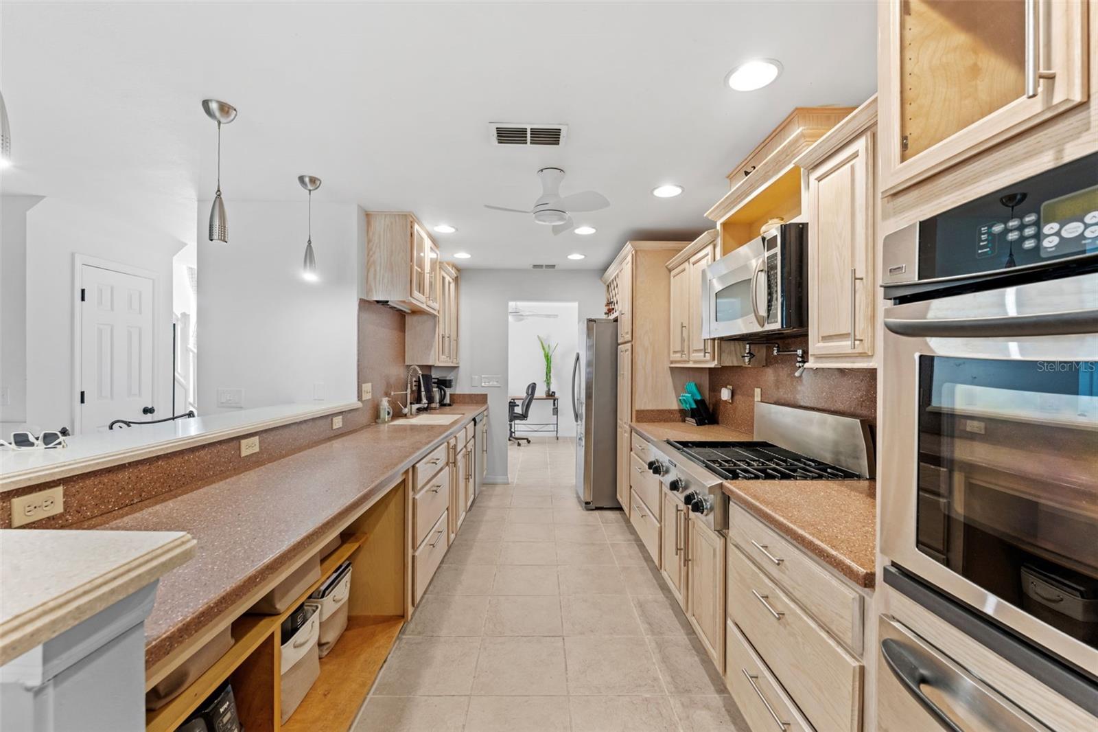 Image 13 of 41 For 178 Bluefish Place 5-10