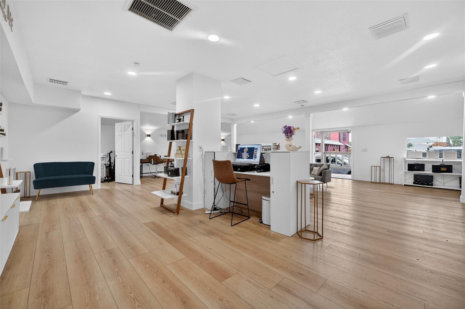 Image 17 of 44 For 411 Flagler Avenue 1