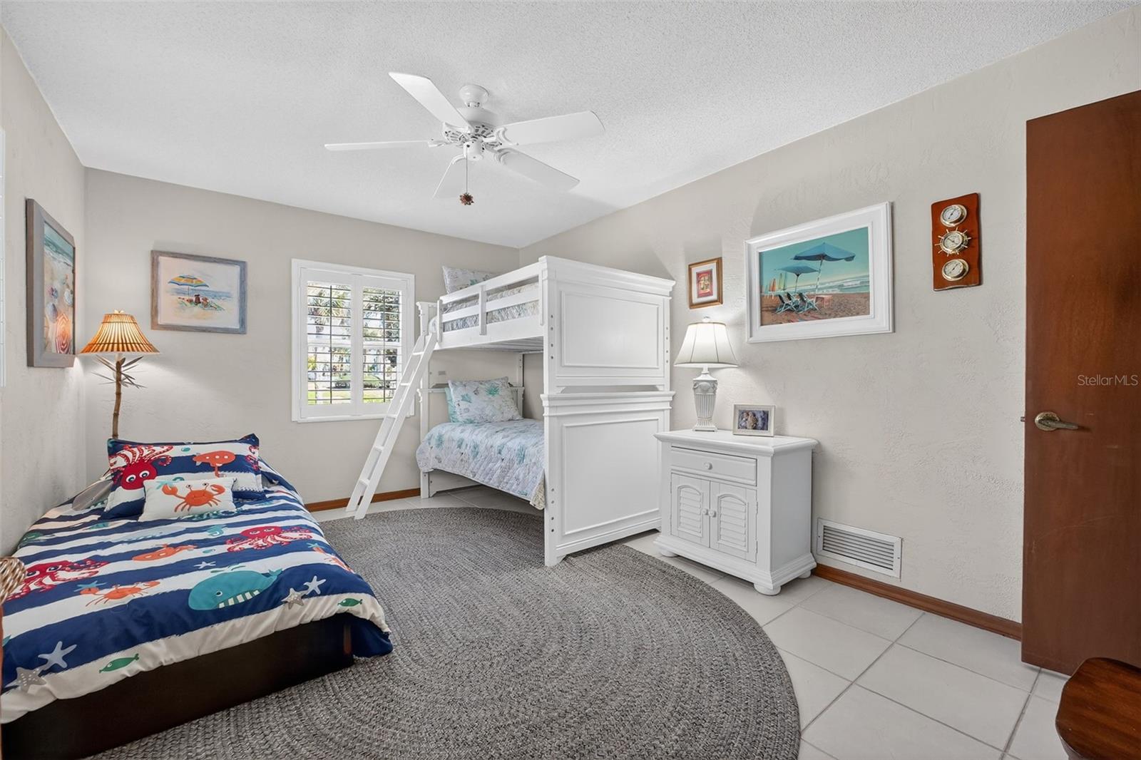 Image 23 of 68 For 923 Locust Street