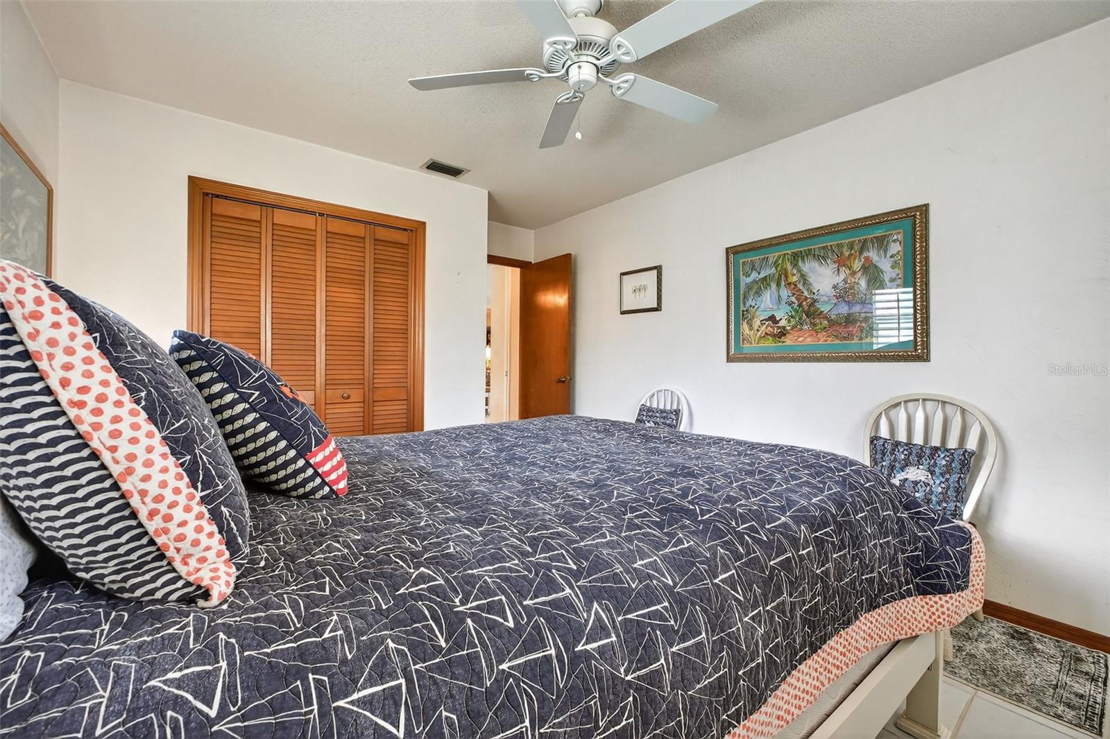 Image 28 of 68 For 923 Locust Street